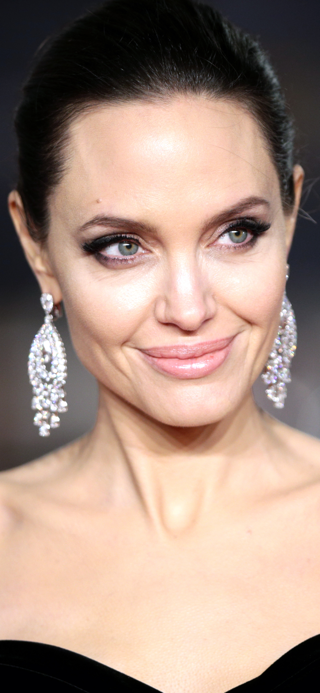 Descarga gratuita de fondo de pantalla para móvil de Angelina Jolie, Celebridades.