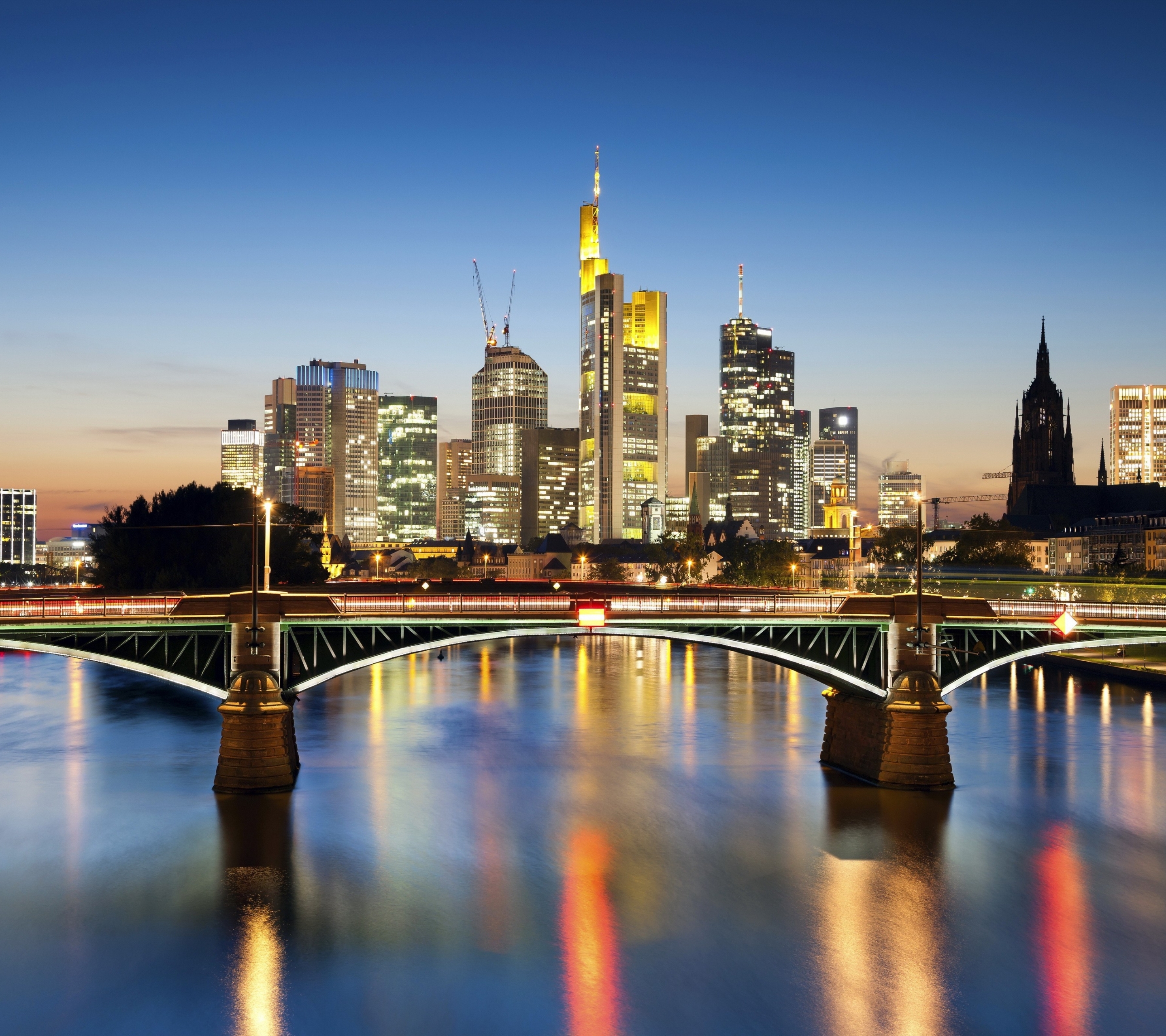 Laden Sie das Städte, Brücke, Deutschland, Frankfurt, Menschengemacht-Bild kostenlos auf Ihren PC-Desktop herunter