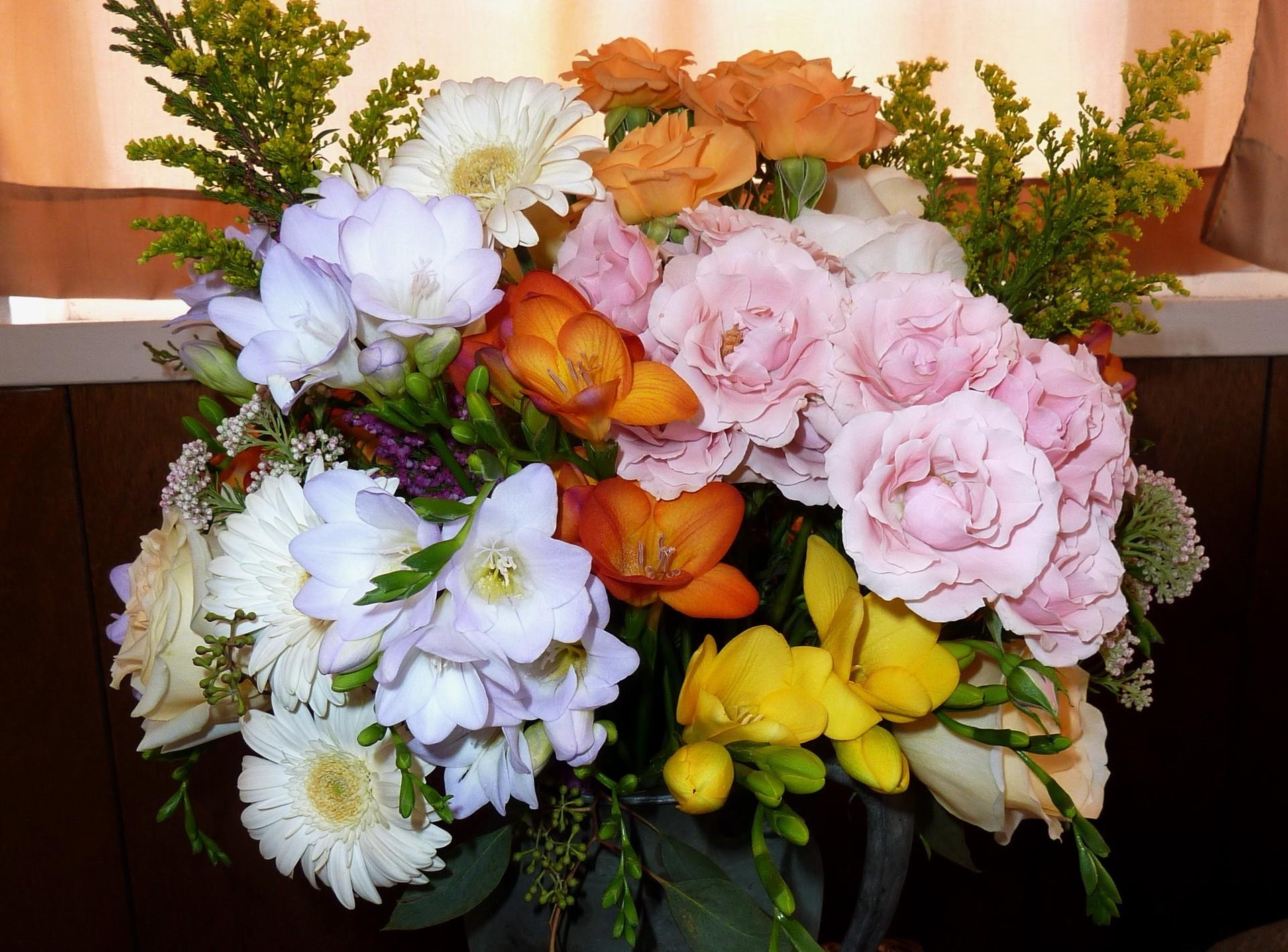 registration, flowers, roses, gerberas, typography, bouquet, freesia
