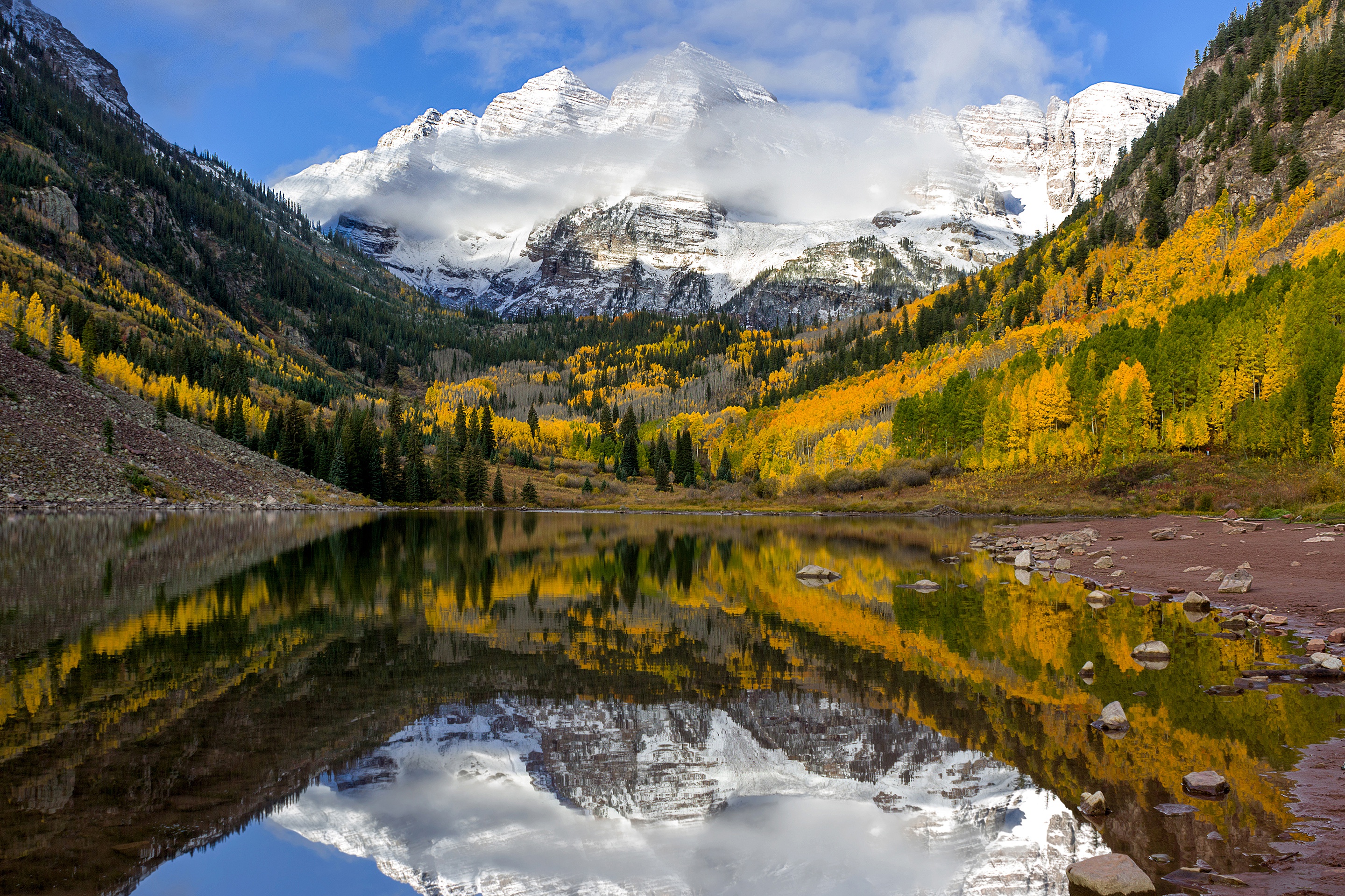 Descarga gratis la imagen Naturaleza, Otoño, Montaña, Lago, Tierra/naturaleza, Reflejo en el escritorio de tu PC