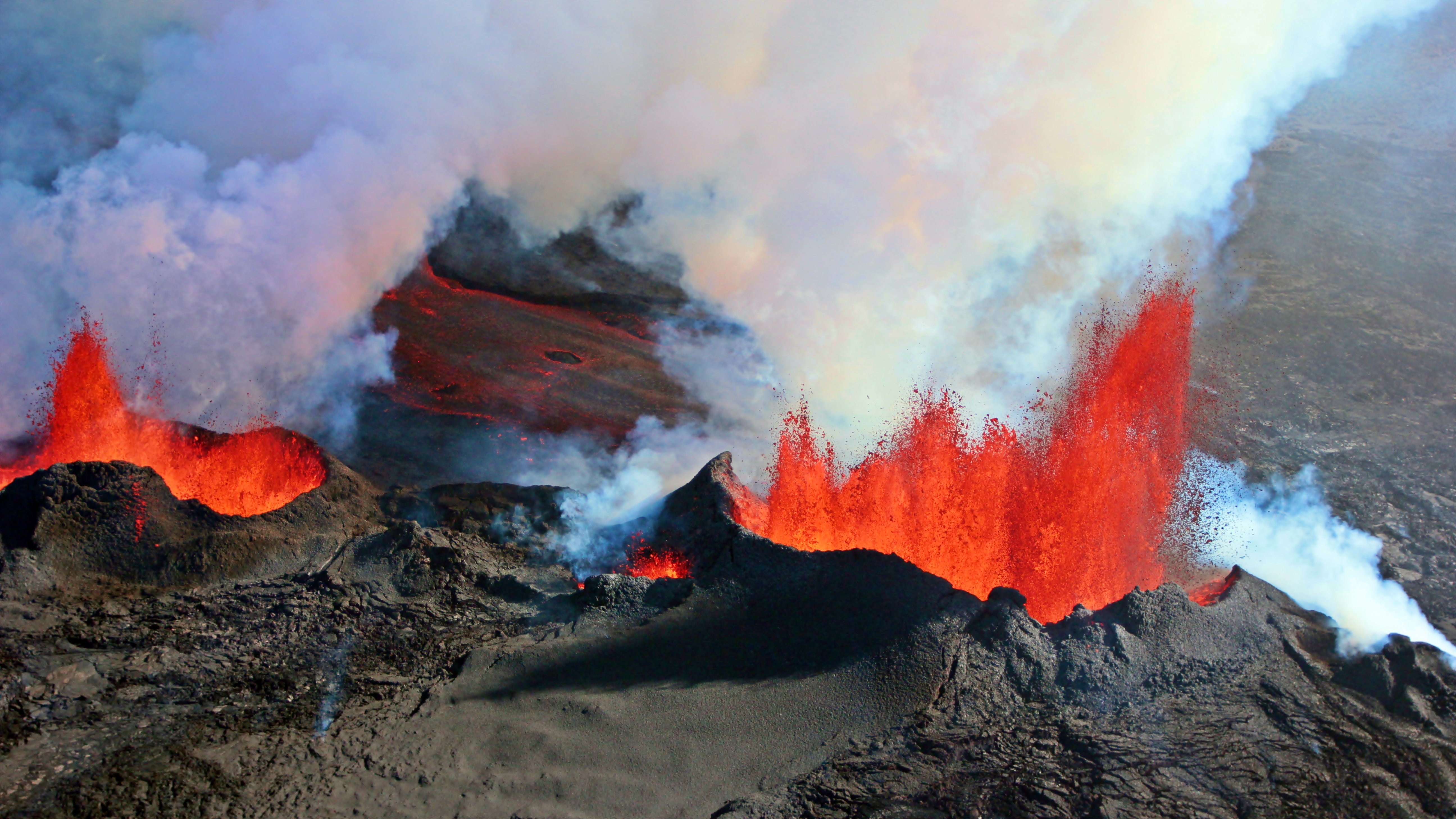 380546壁紙のダウンロード地球, バルダルブンガ, 噴火, アイスランド, 溶岩, 煙, 火山-スクリーンセーバーと写真を無料で