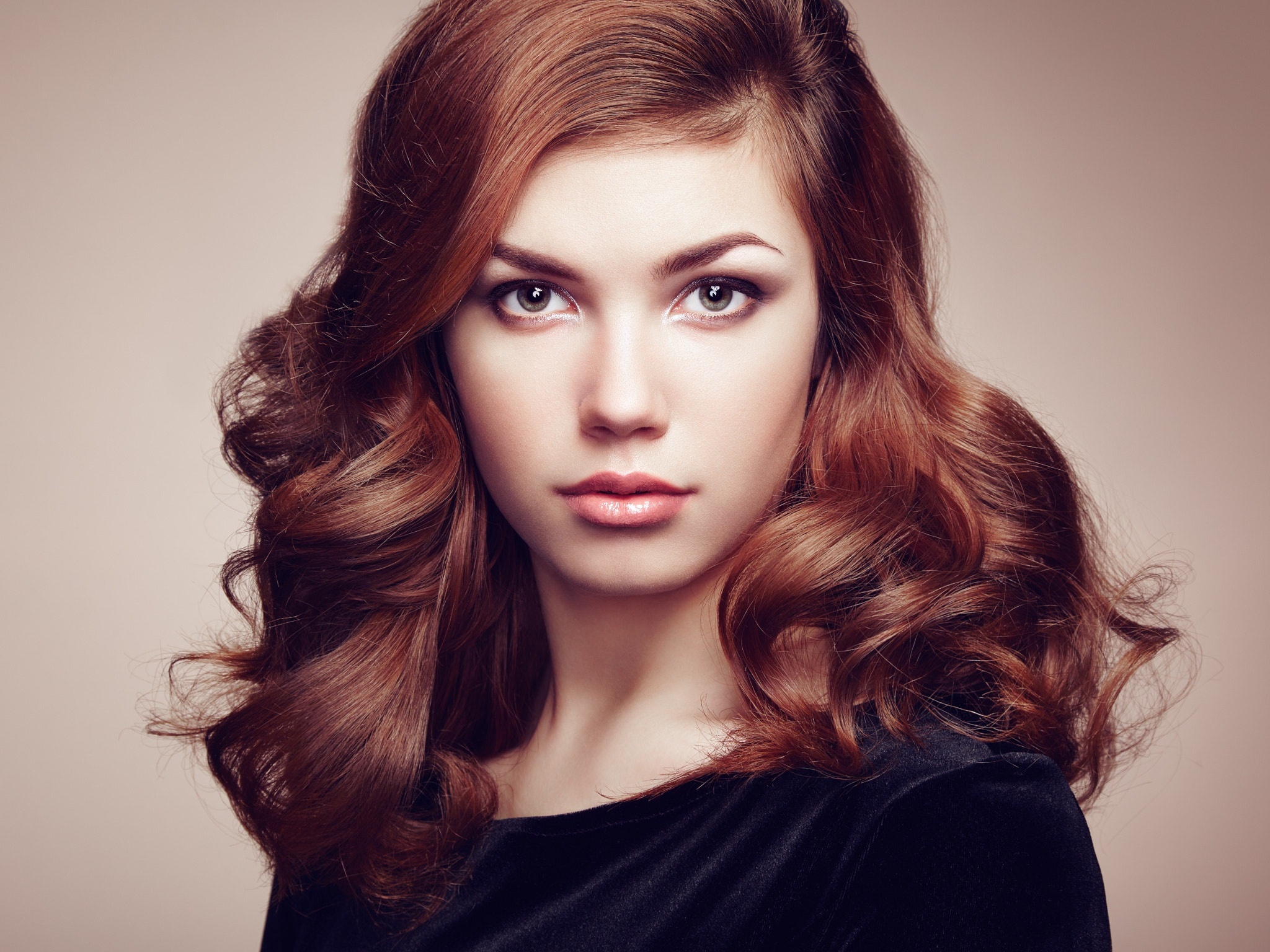 Download mobile wallpaper Redhead, Face, Model, Women, Curl, Hazel Eyes for free.