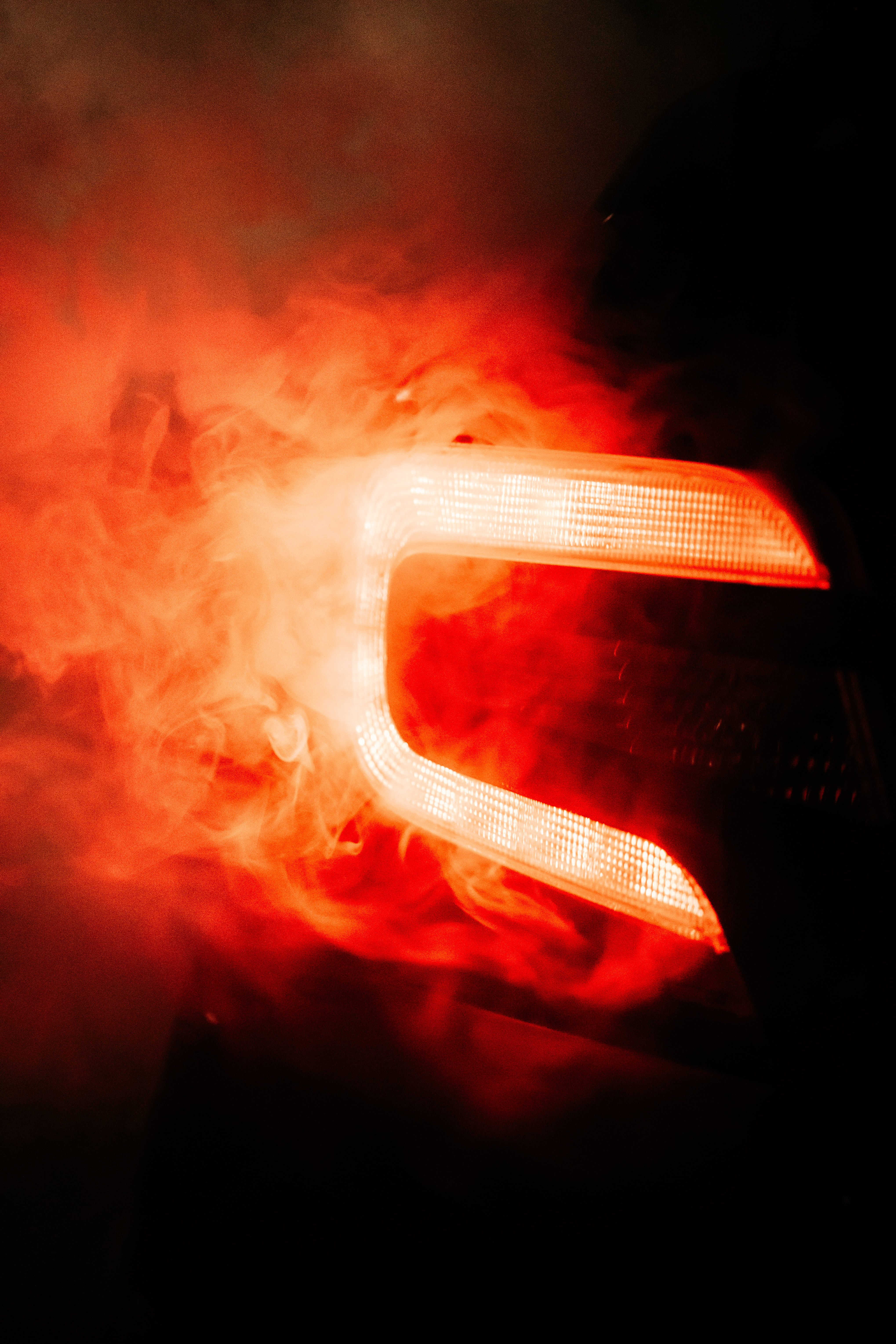 PCデスクトップに煙, カール, 闇, 輝く, 光, 赤い, ランタン, 暗い, 車, ランプ画像を無料でダウンロード