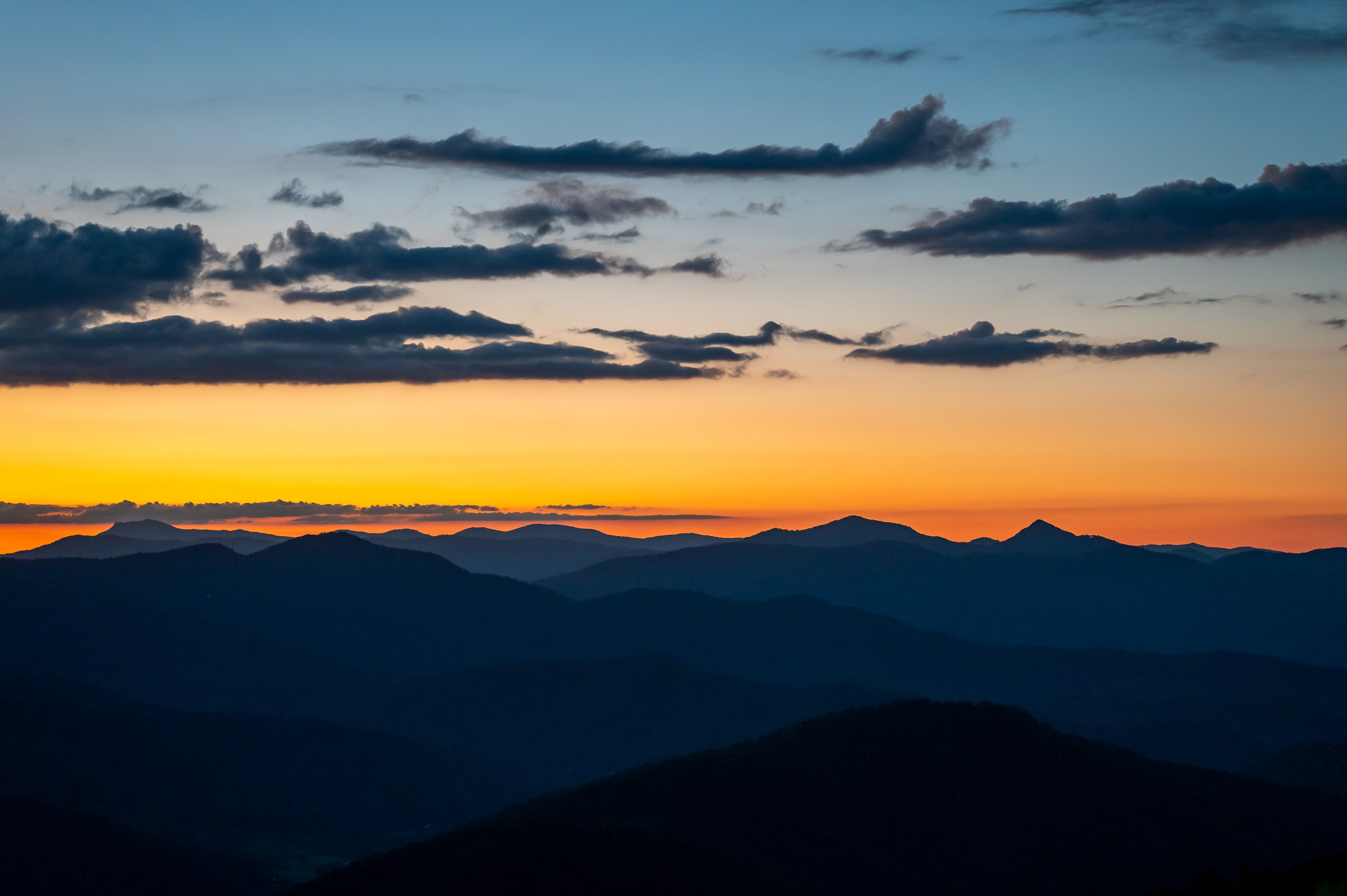 Free download wallpaper Sunset, Sky, Mountains, Horizon, Nature, Hills on your PC desktop