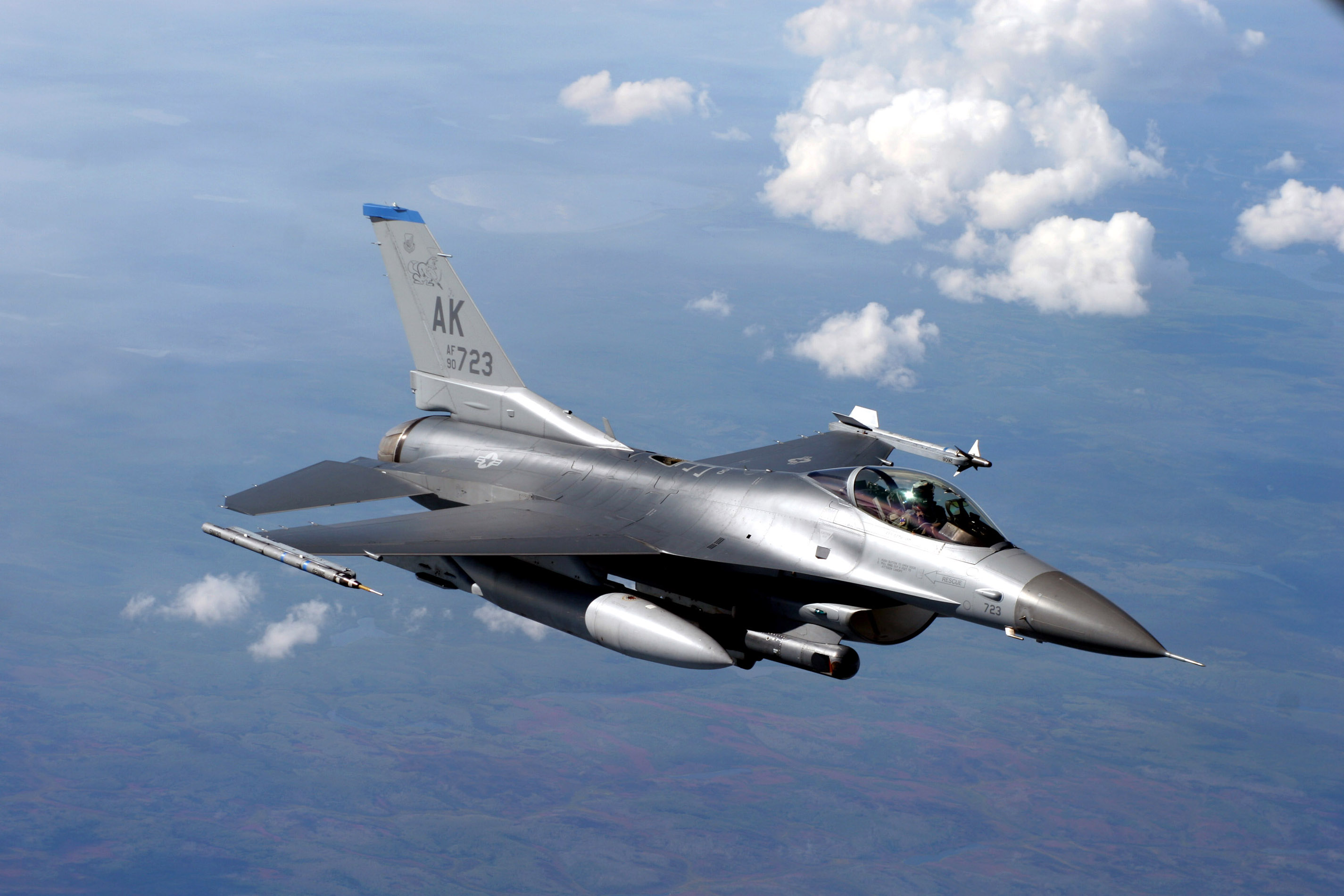 general dynamics f 16 fighting falcon, military