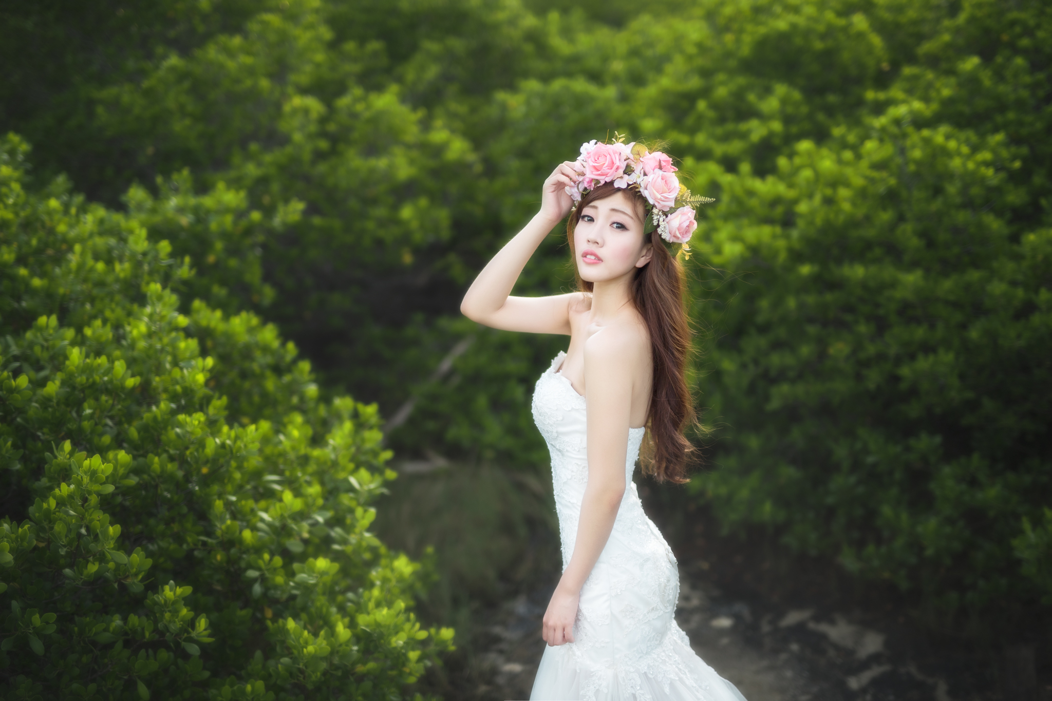 Free download wallpaper Wreath, Brunette, Bride, Model, Women, Asian, Wedding Dress on your PC desktop