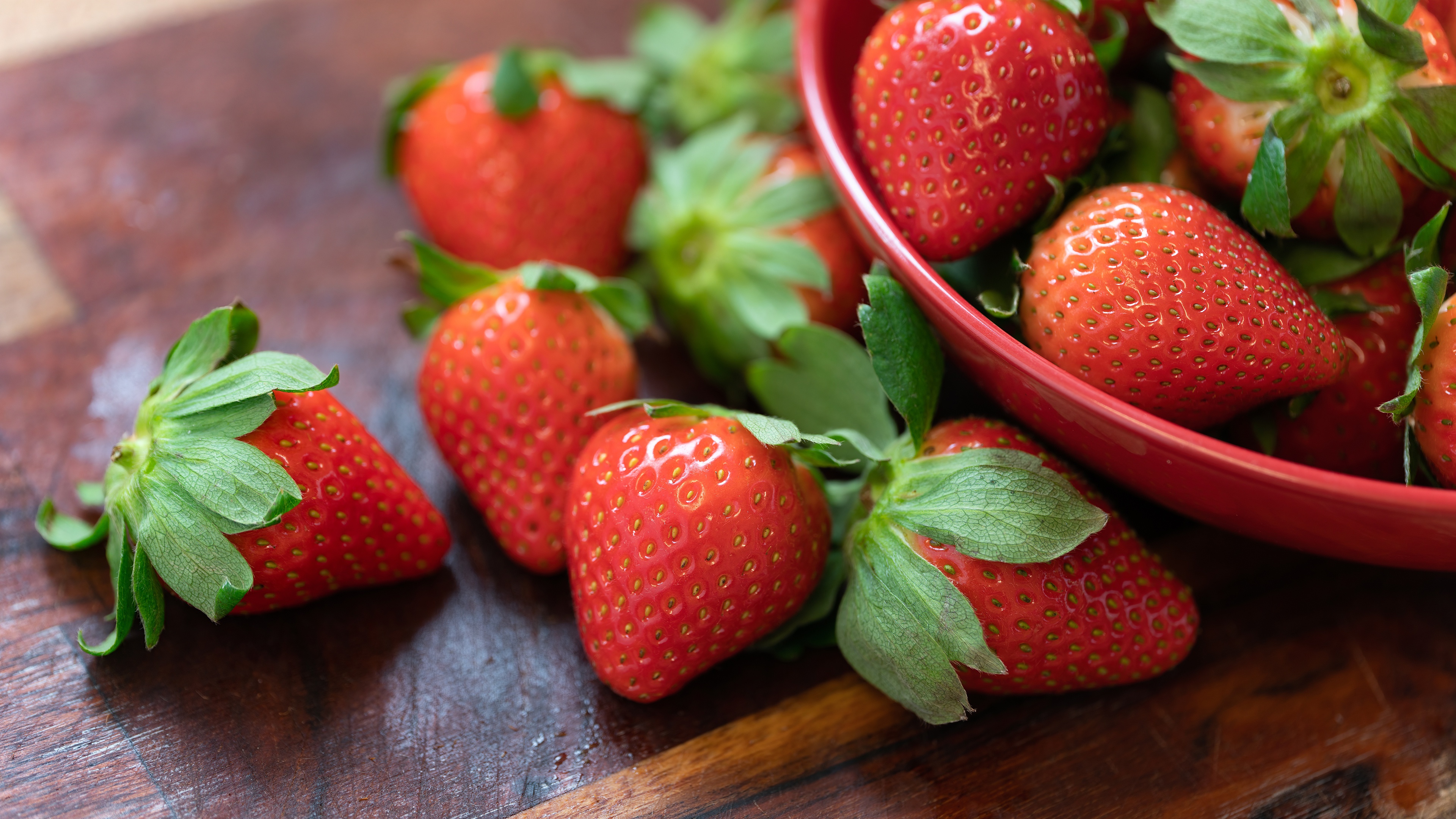 Download mobile wallpaper Fruits, Food, Strawberry, Berry for free.