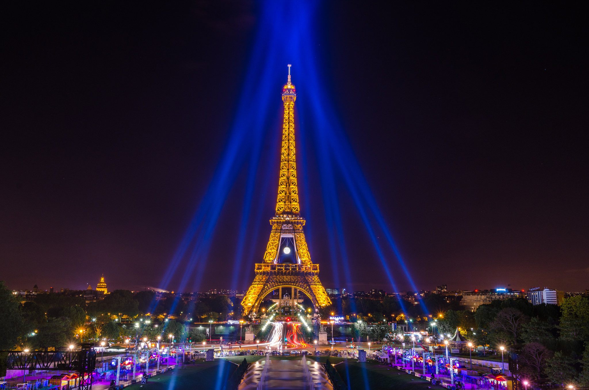 Download mobile wallpaper Night, Paris, Eiffel Tower, Monuments, City, Light, Monument, Man Made for free.