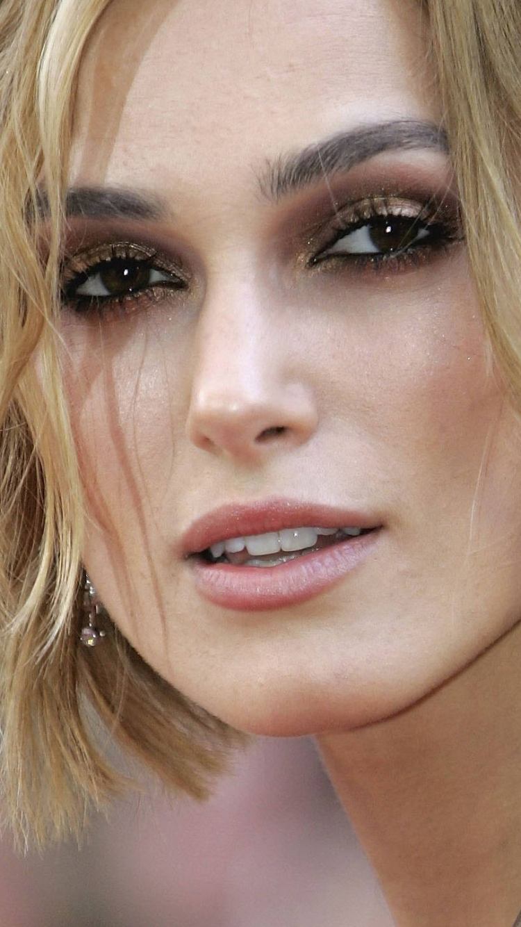 Descarga gratuita de fondo de pantalla para móvil de Inglés, Cara, Ojos Cafés, Celebridades, Keira Knightley, Actriz.