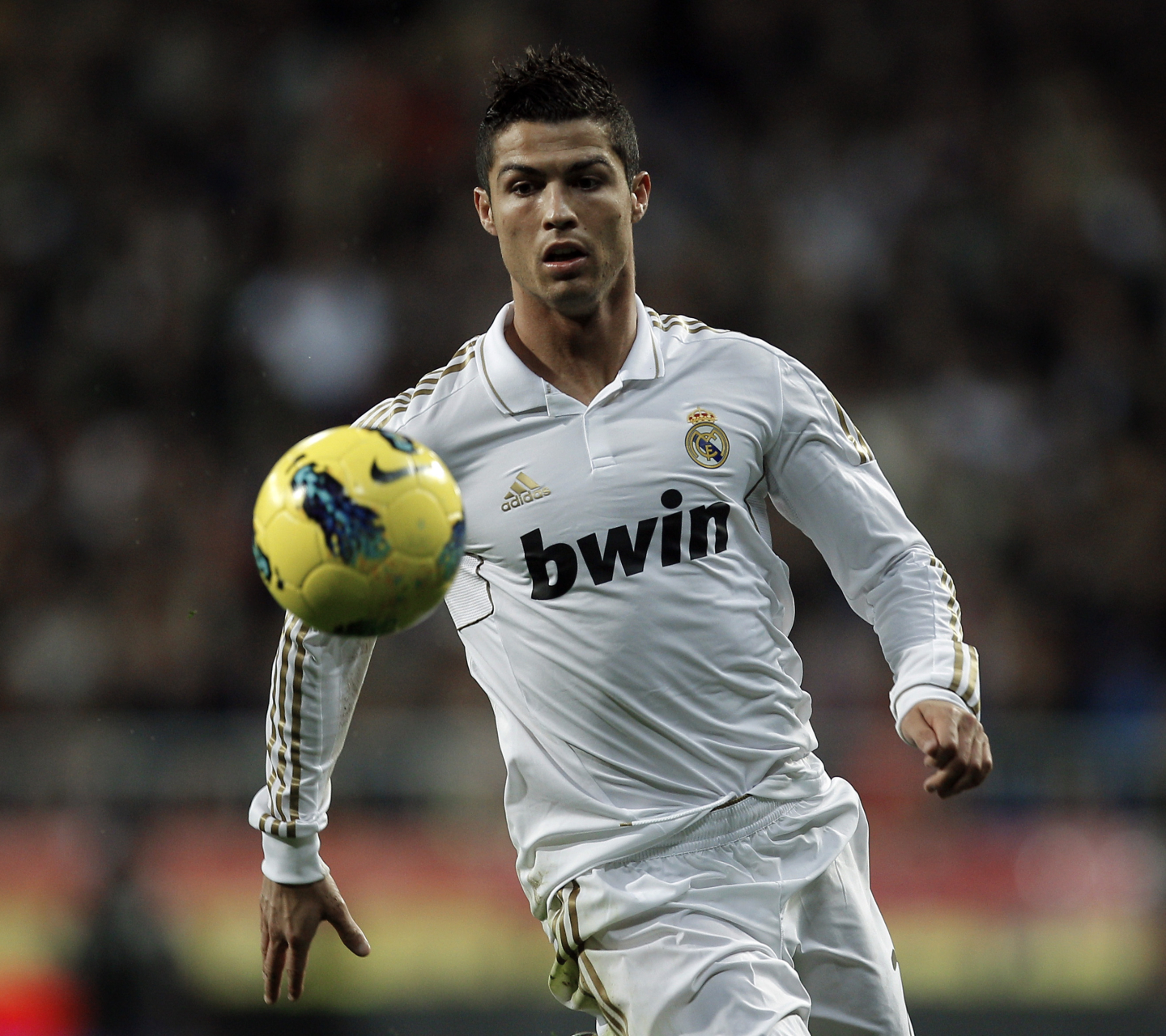 Baixe gratuitamente a imagem Esportes, Futebol, Cristiano Ronaldo, Real Madrid C F na área de trabalho do seu PC