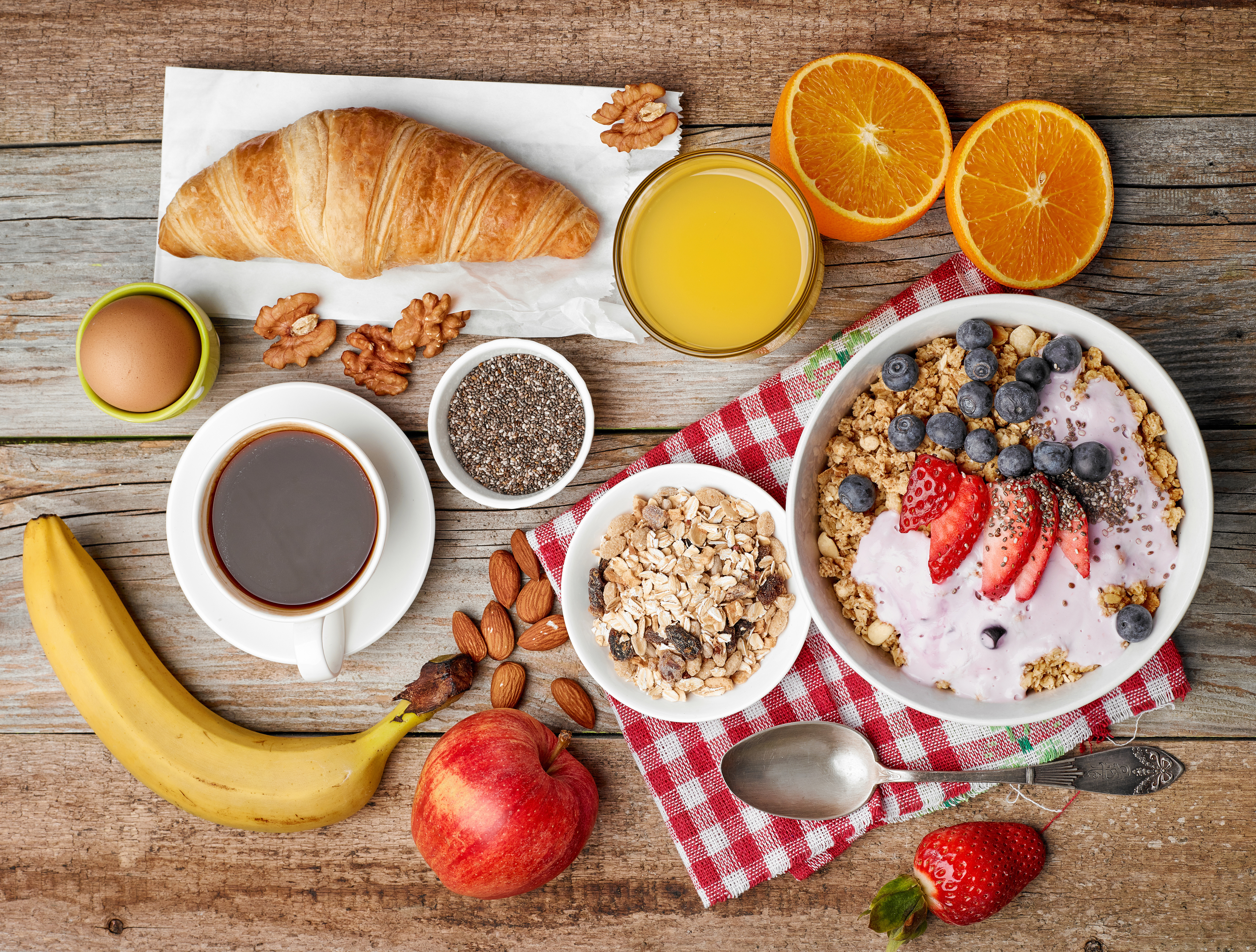 PCデスクトップにフルーツ, クロワッサン, ミューズリー, 朝ごはん, ジュース, 食べ物, コーヒー画像を無料でダウンロード