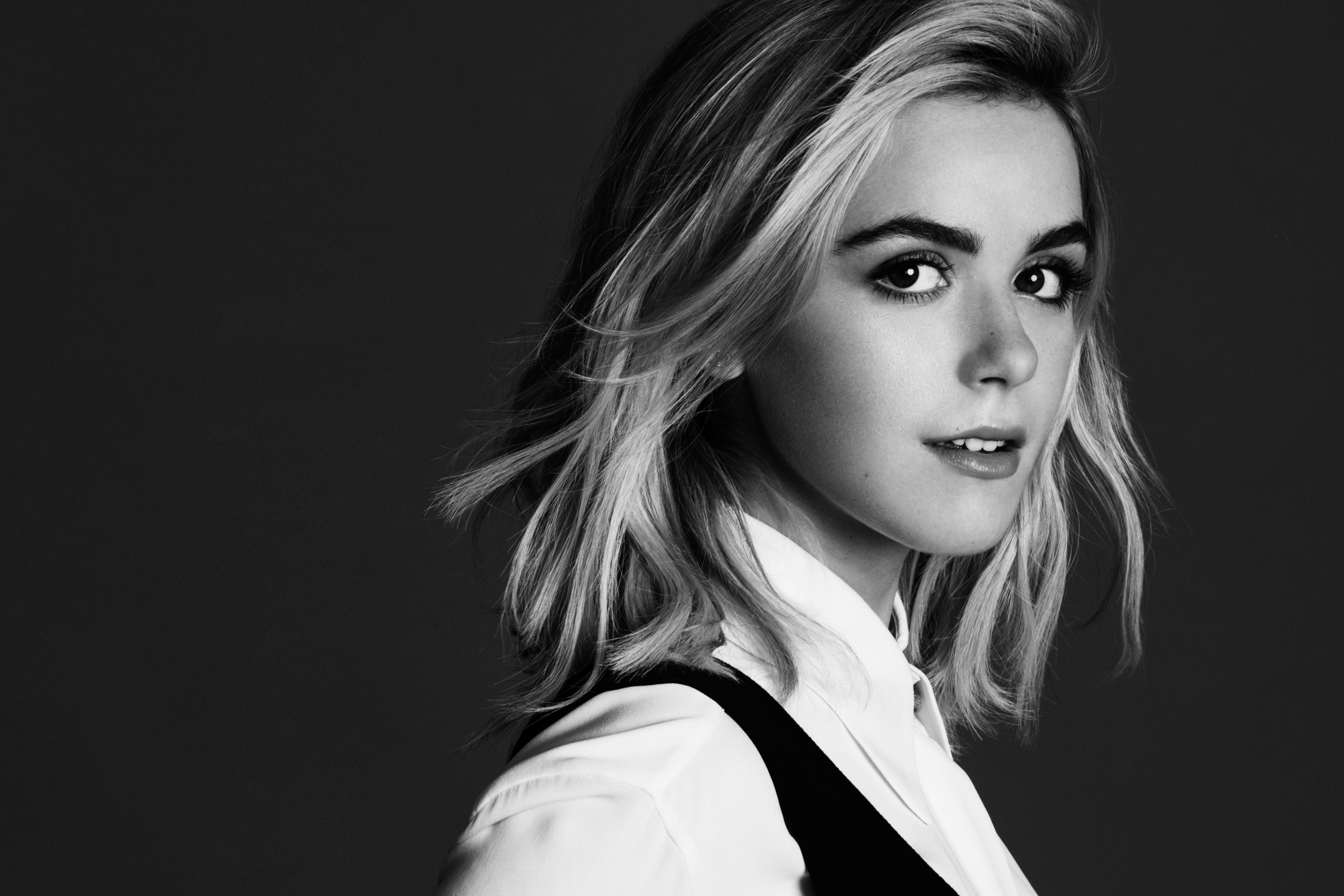 Download mobile wallpaper Celebrity, Kiernan Shipka for free.