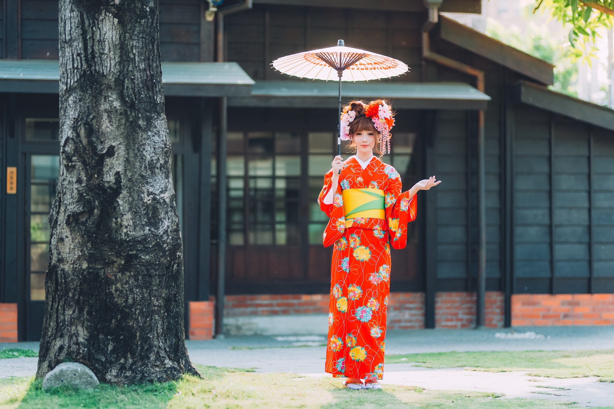 Téléchargez des papiers peints mobile Parapluie, Kimono, Brune, Asiatique, Femmes, Top Model gratuitement.