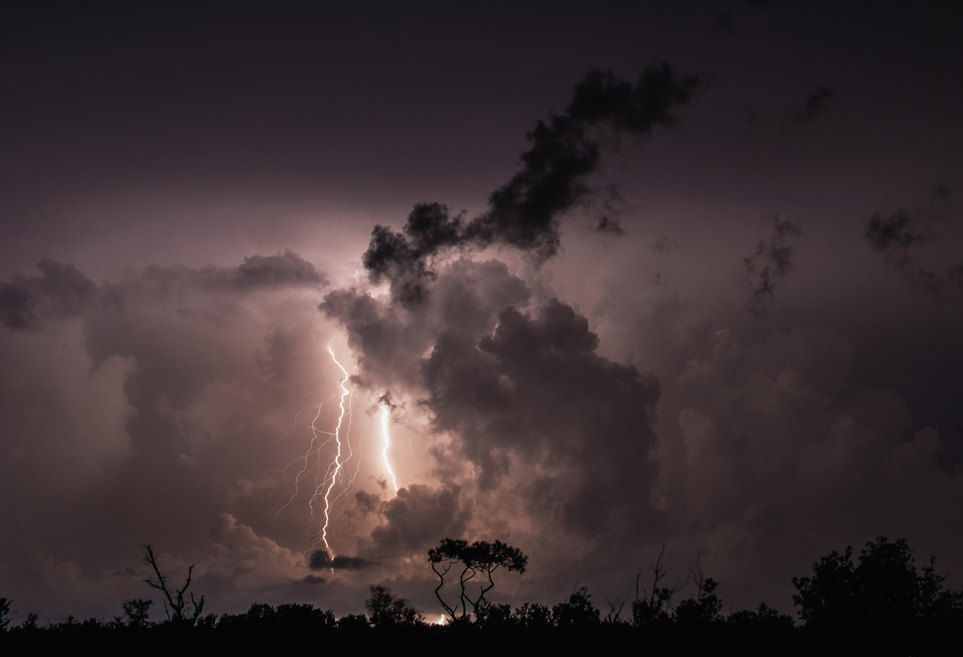 Descarga gratis la imagen Cielo, Noche, Relámpago, Nube, Fotografía en el escritorio de tu PC