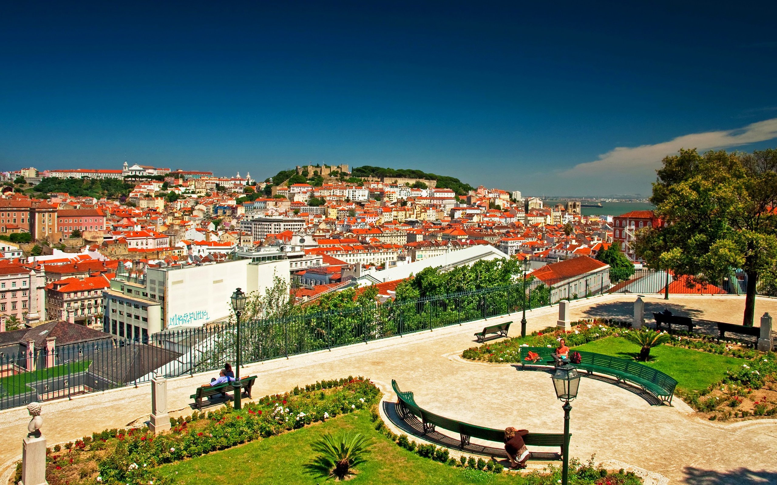 380861 скачать обои лиссабон, сделано человеком, город, городской пейзаж, красочный, цвета, дом, португалия, города - заставки и картинки бесплатно