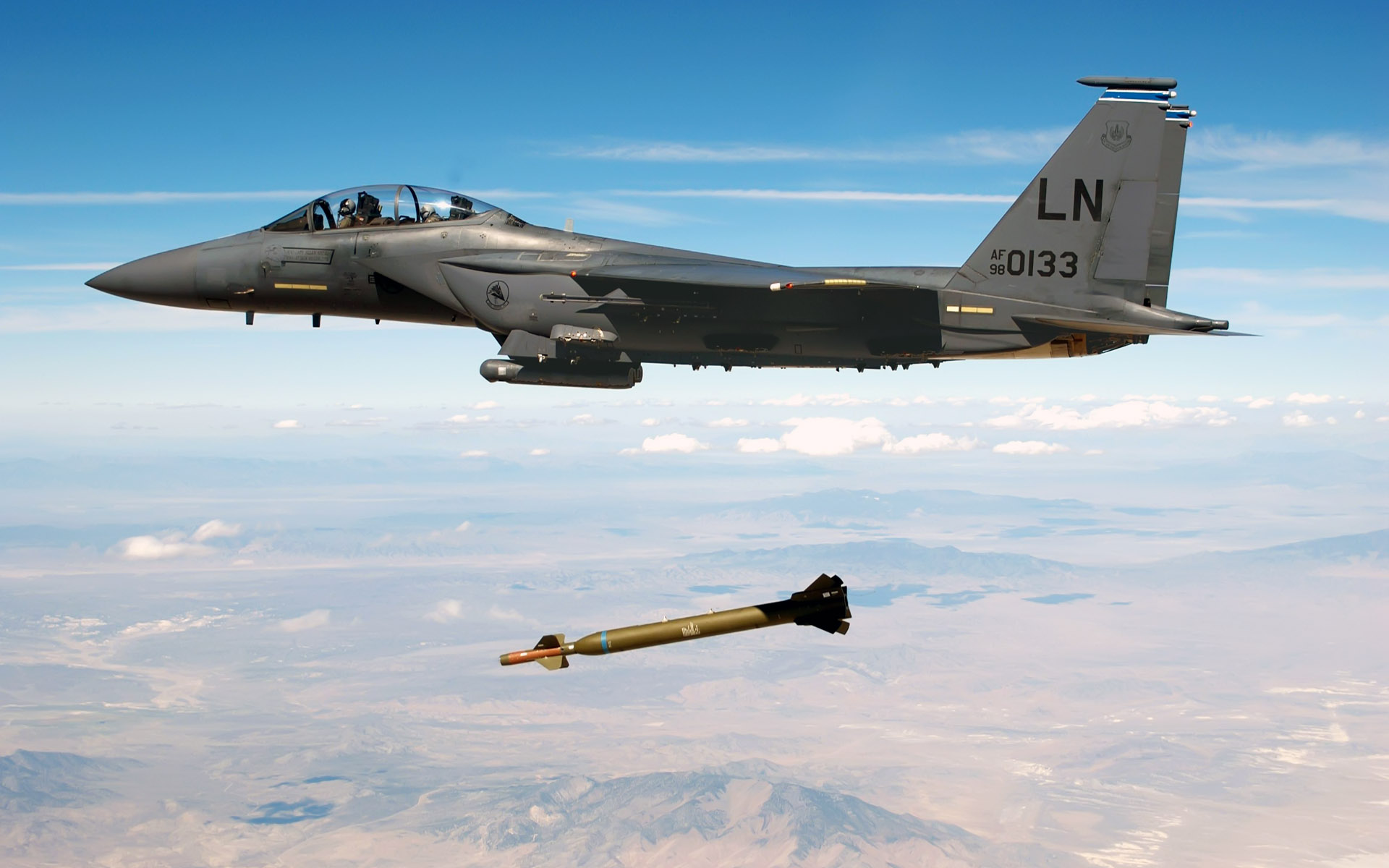 1458525 завантажити картинку військовий, mcdonnell douglas f 15 eagle, бомба, реактивний винищувач, ракета, бойовий літак - шпалери і заставки безкоштовно