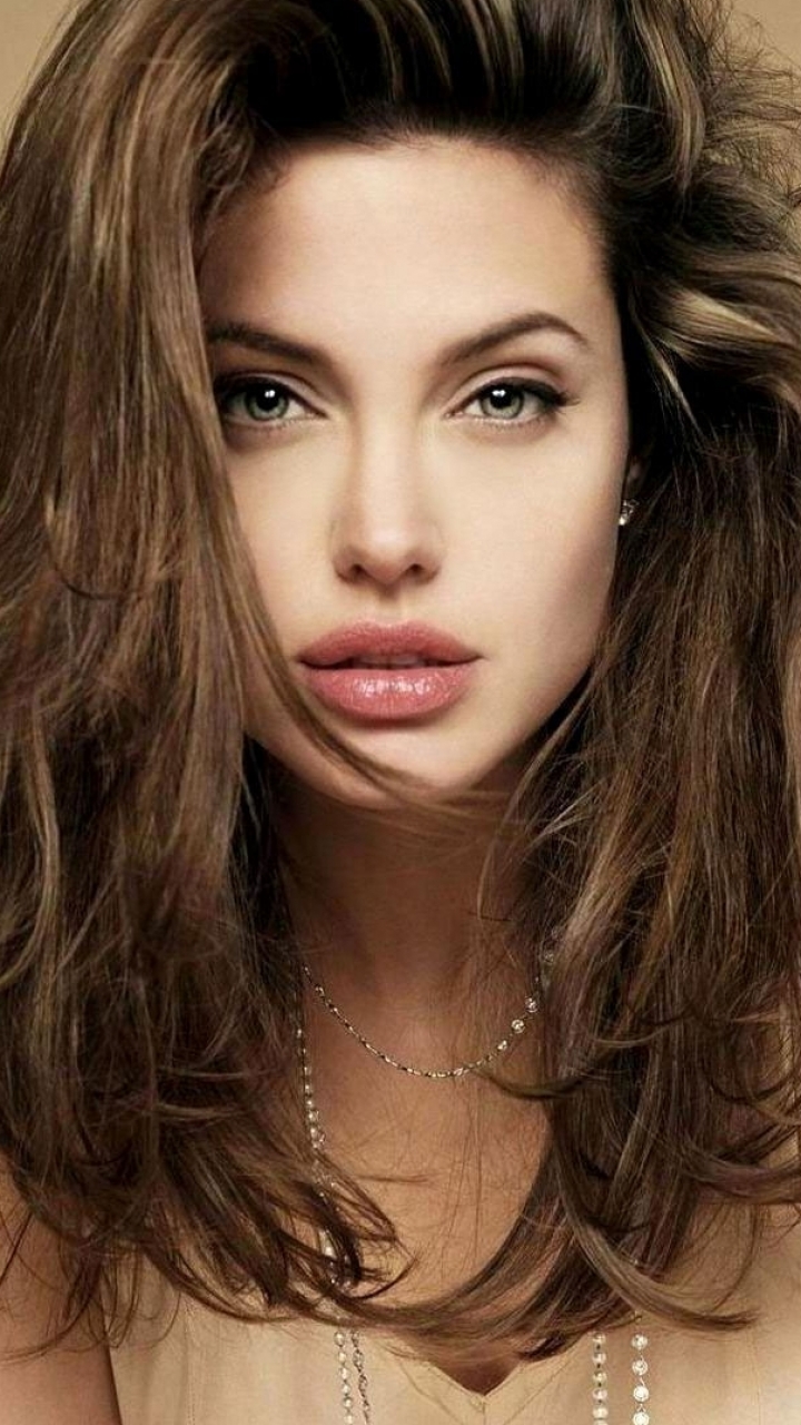 Handy-Wallpaper Angelina Jolie, Brünette, Grüne Augen, Amerikanisch, Berühmtheiten, Darstellerin kostenlos herunterladen.