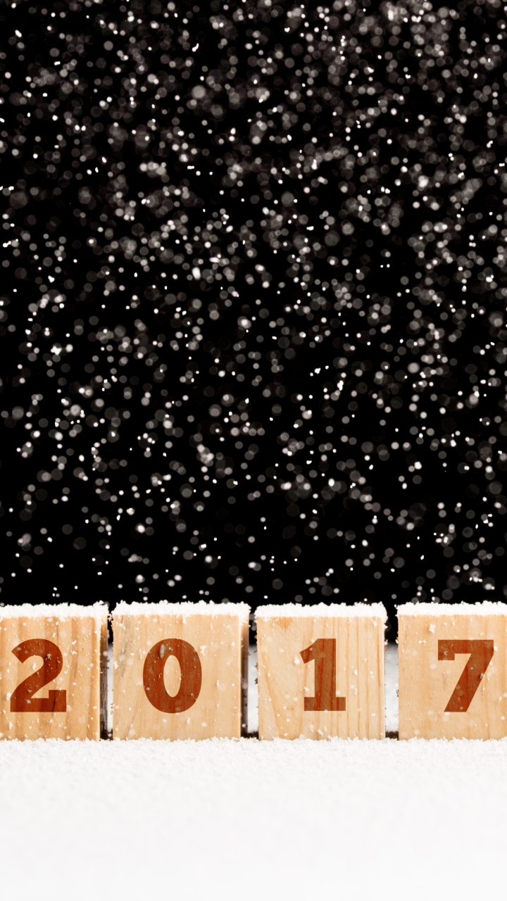 Baixar papel de parede para celular de Ano Novo, Queda De Neve, Enfeites De Natal, Feriados, Ano Novo 2017 gratuito.