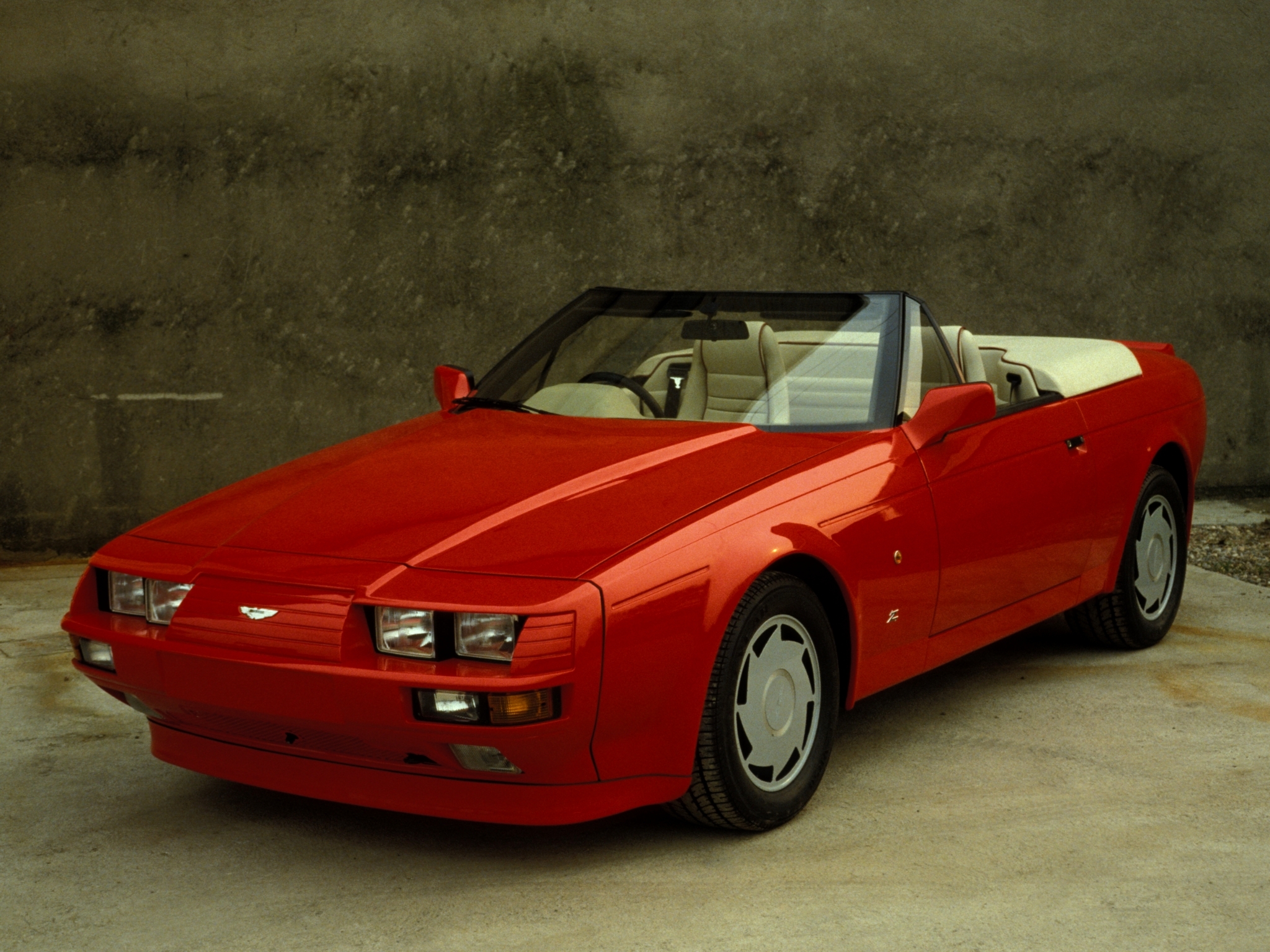 127744 скачать обои кабриолет, астон мартин (aston martin), тачки (cars), красный, вид спереди, стиль, v8, volante, 1988 - заставки и картинки бесплатно