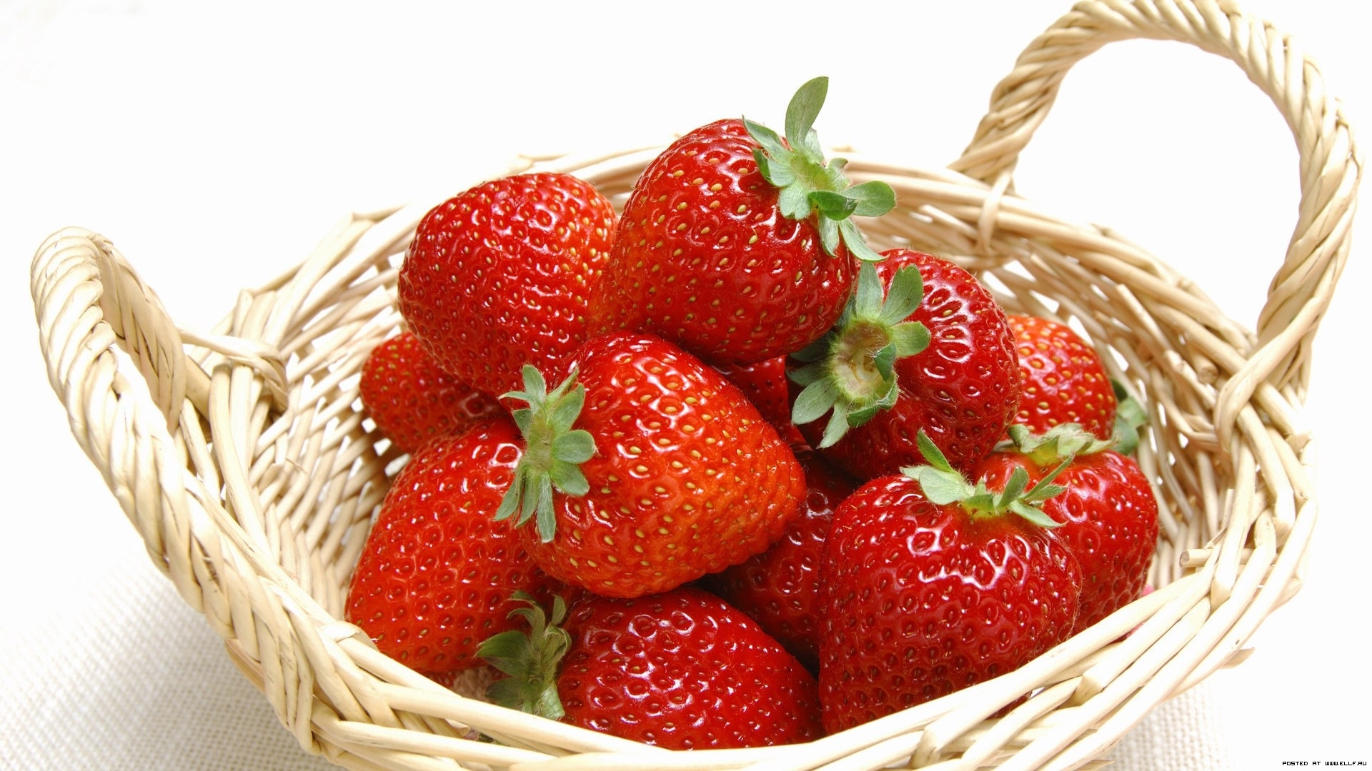 Free download wallpaper Food, Fruits, Strawberry on your PC desktop
