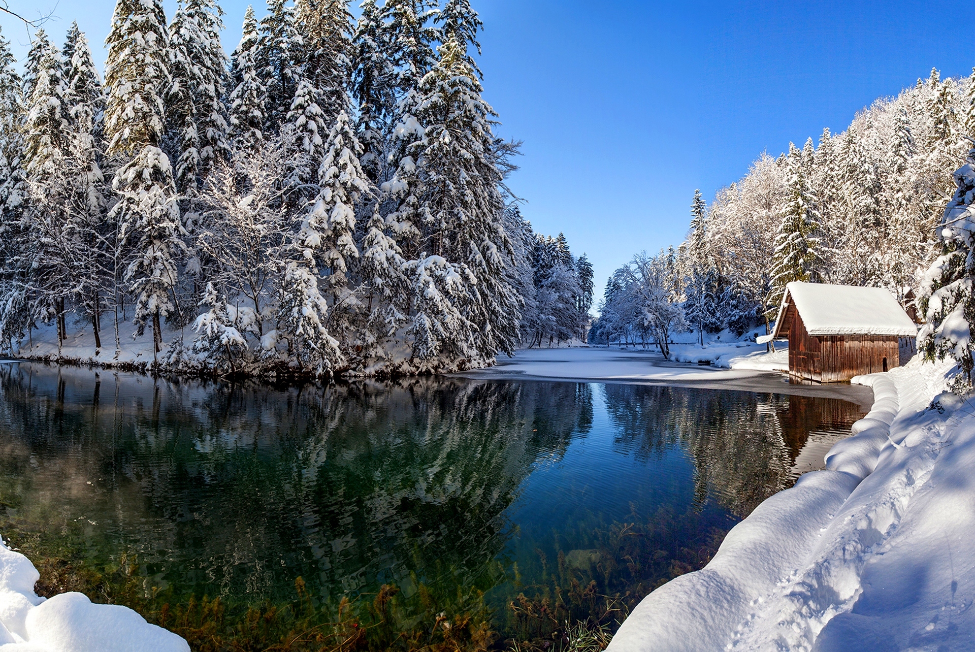 Скачать обои бесплатно Зима, Снег, Озеро, Лес, Дерево, Кабина, Сделано Человеком картинка на рабочий стол ПК