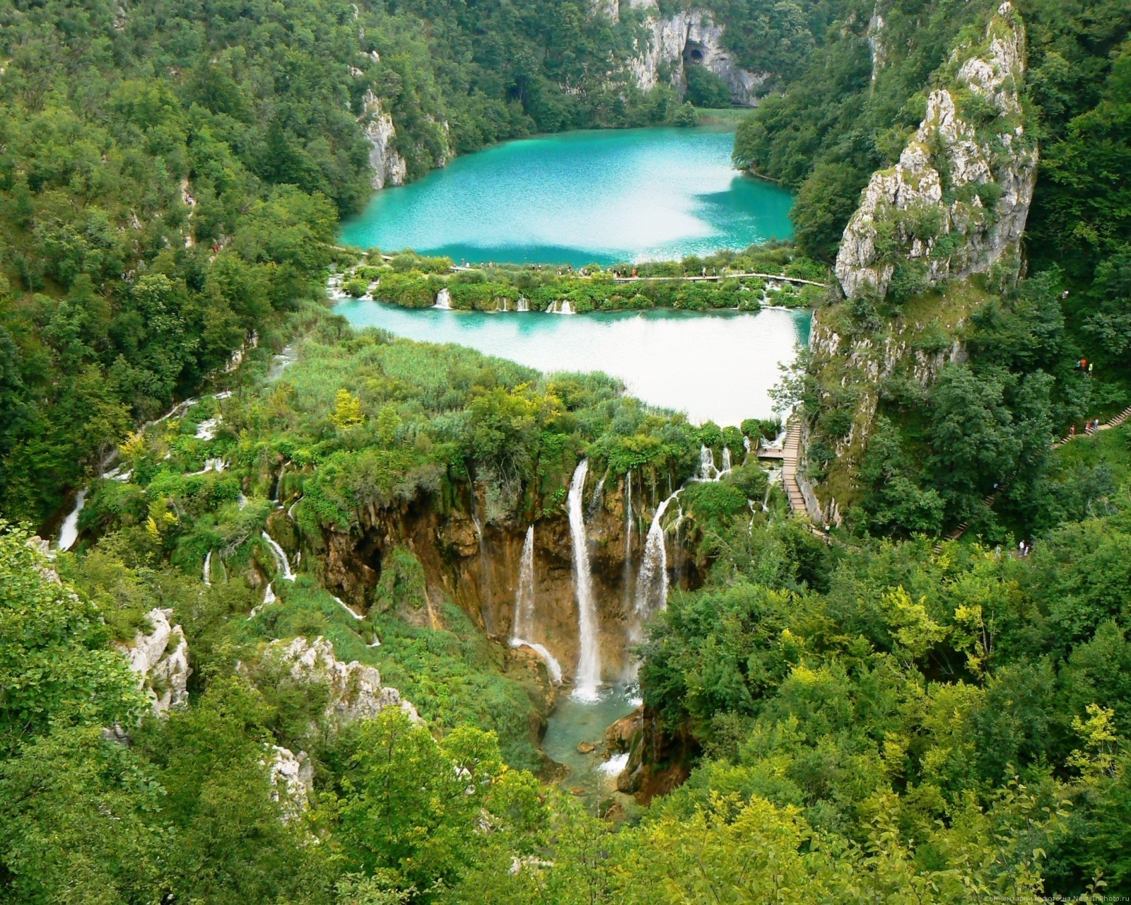 Téléchargez des papiers peints mobile Cascades, Forêt, Croatie, Terre/nature, Chûte D'eau, Parc National Des Lacs De Plitvice gratuitement.