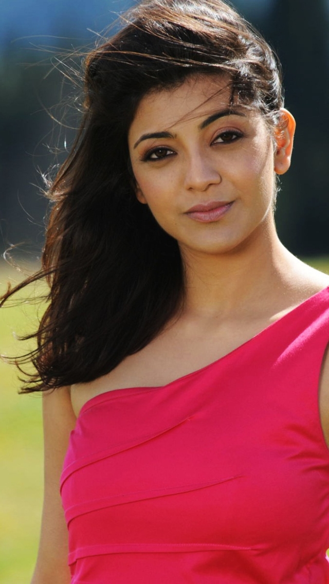 Download mobile wallpaper Celebrity, Actress, Bollywood, Kajal Aggarwal for free.