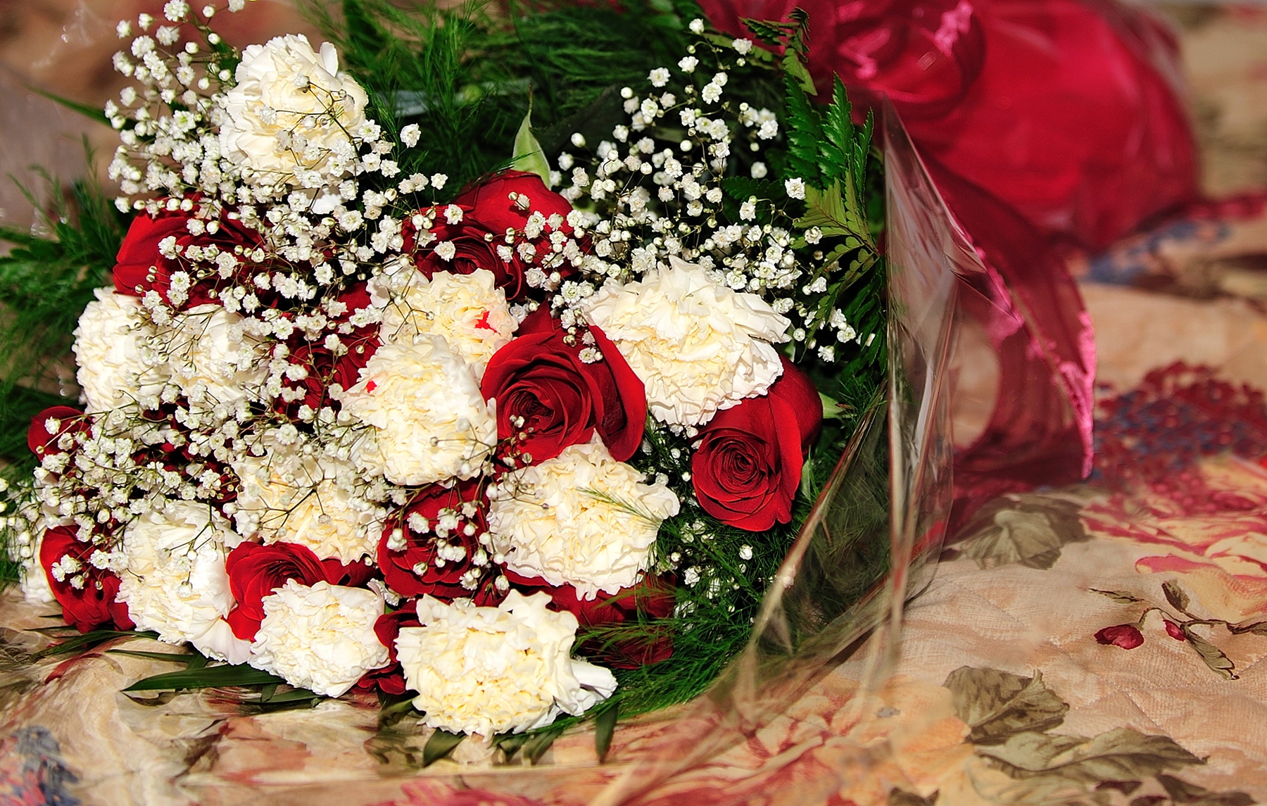 flowers, roses, carnations, registration, typography, bouquet, gypsophilus, gipsophile