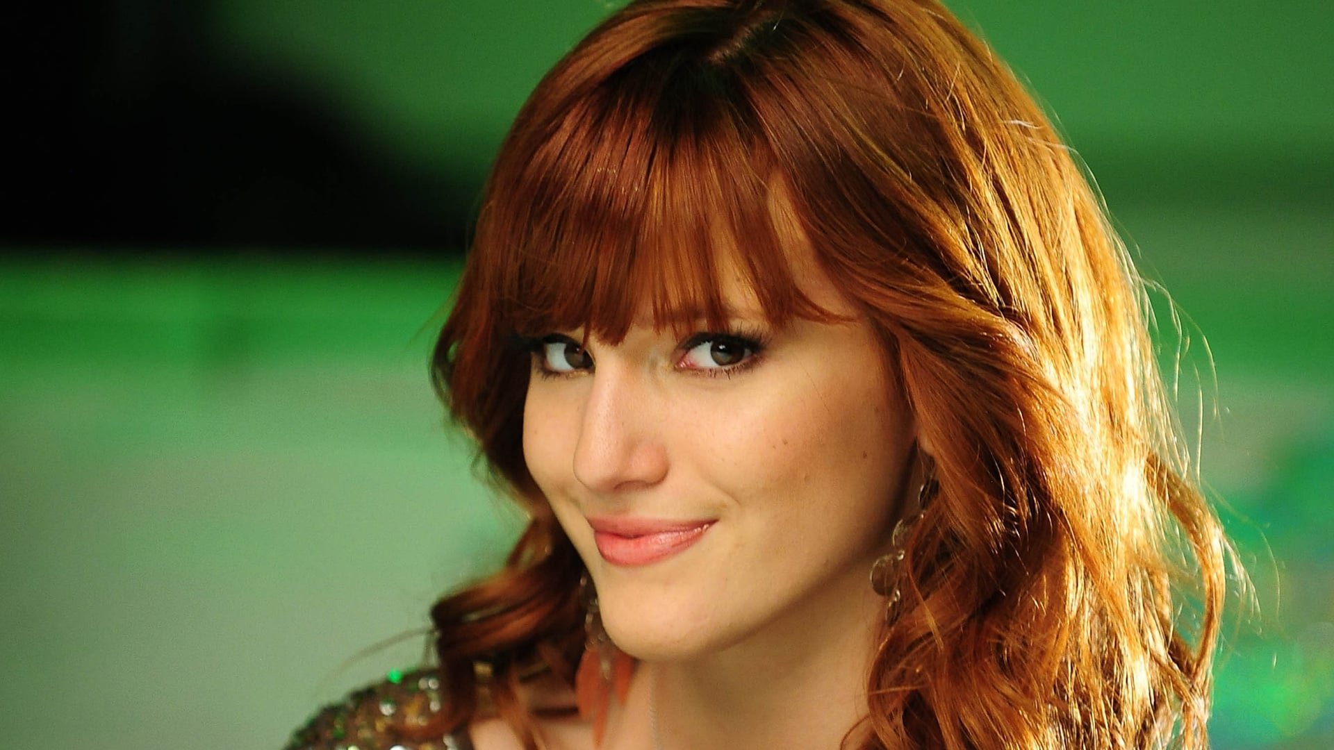 Free download wallpaper Redhead, Face, Celebrity, Actress, Bella Thorne on your PC desktop