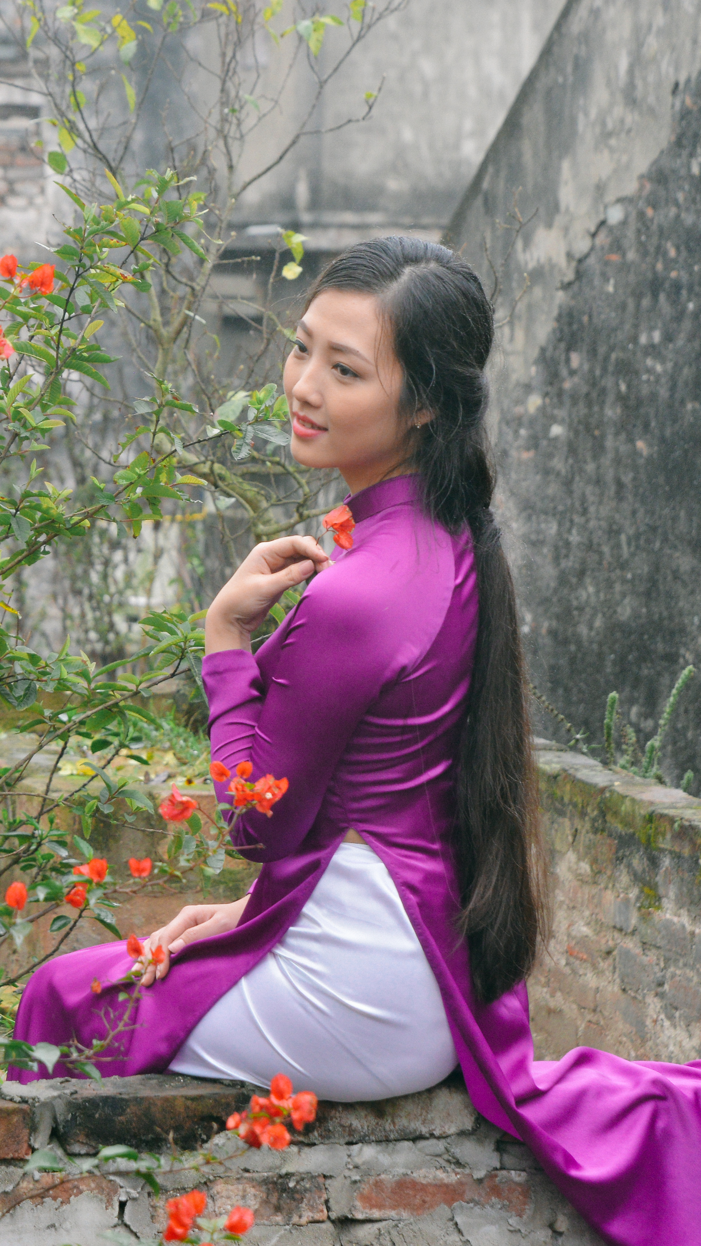 Download mobile wallpaper Spring, Model, Women, Asian, Vietnamese, Ao Dai for free.