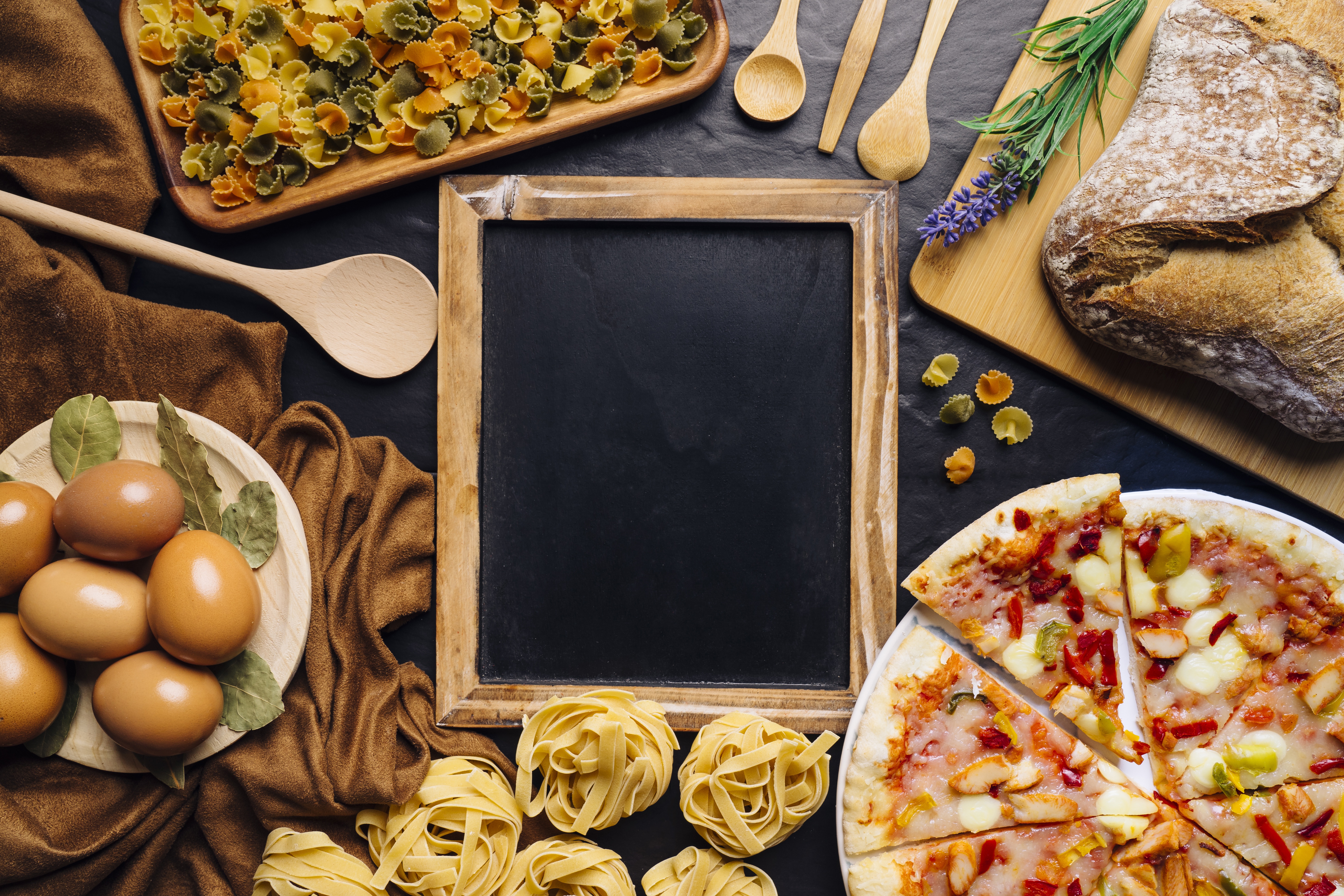 Handy-Wallpaper Pizza, Brot, Pasta, Hühnerei, Nahrungsmittel, Stillleben kostenlos herunterladen.
