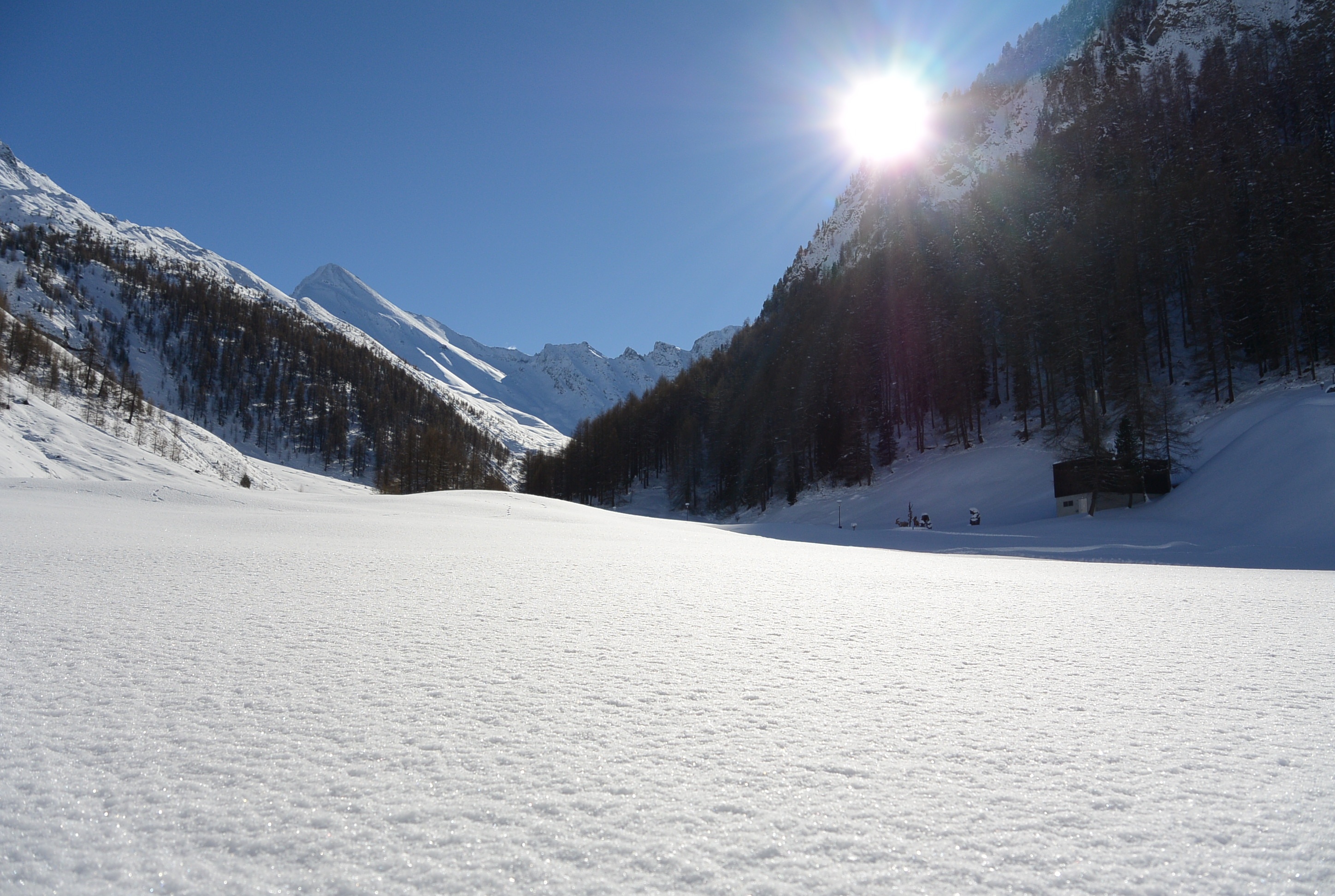 Free download wallpaper Winter, Mountains, Snow, Shine, Nature, Light on your PC desktop