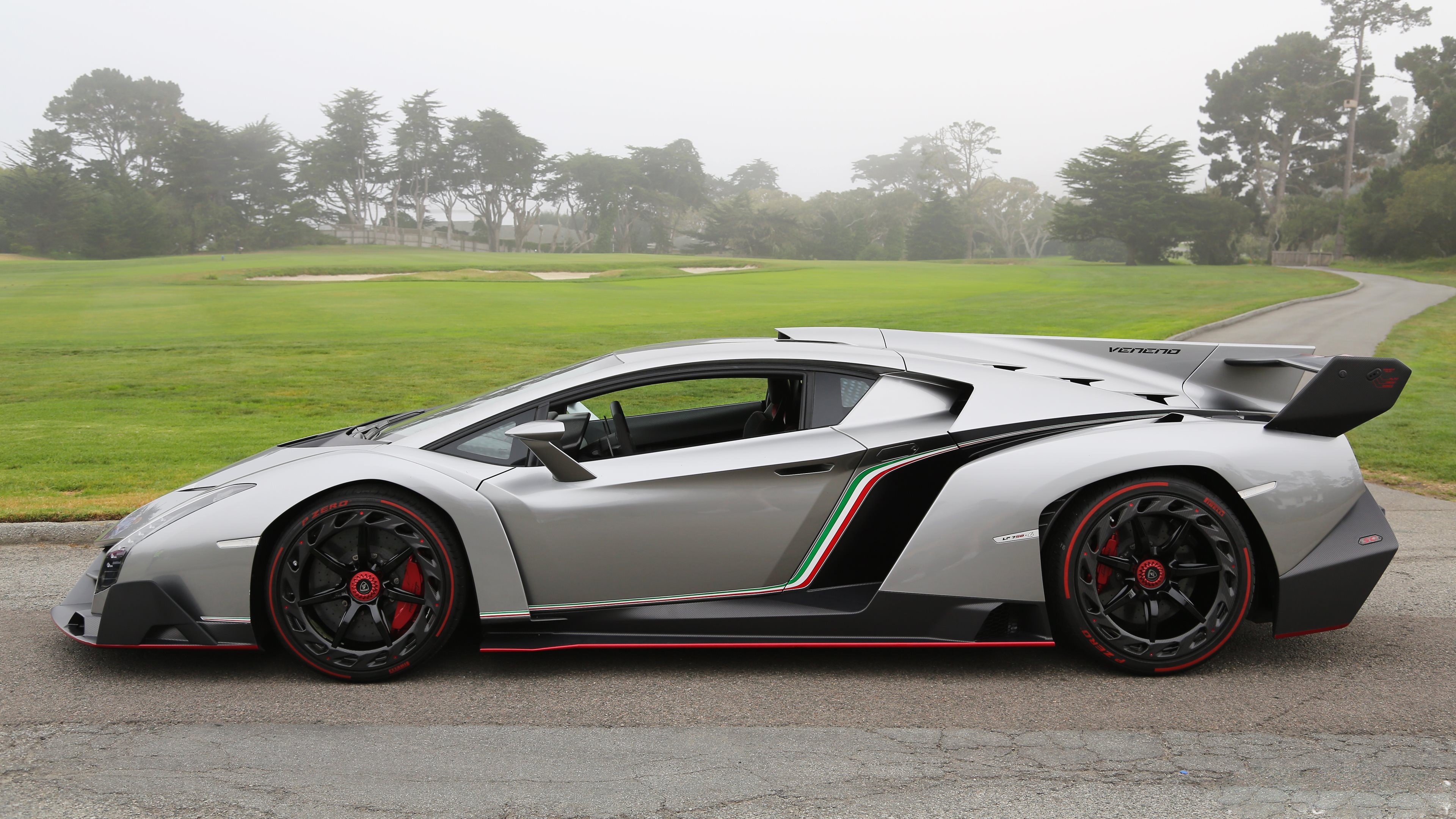 Завантажити шпалери Lamborghini Veneno на телефон безкоштовно