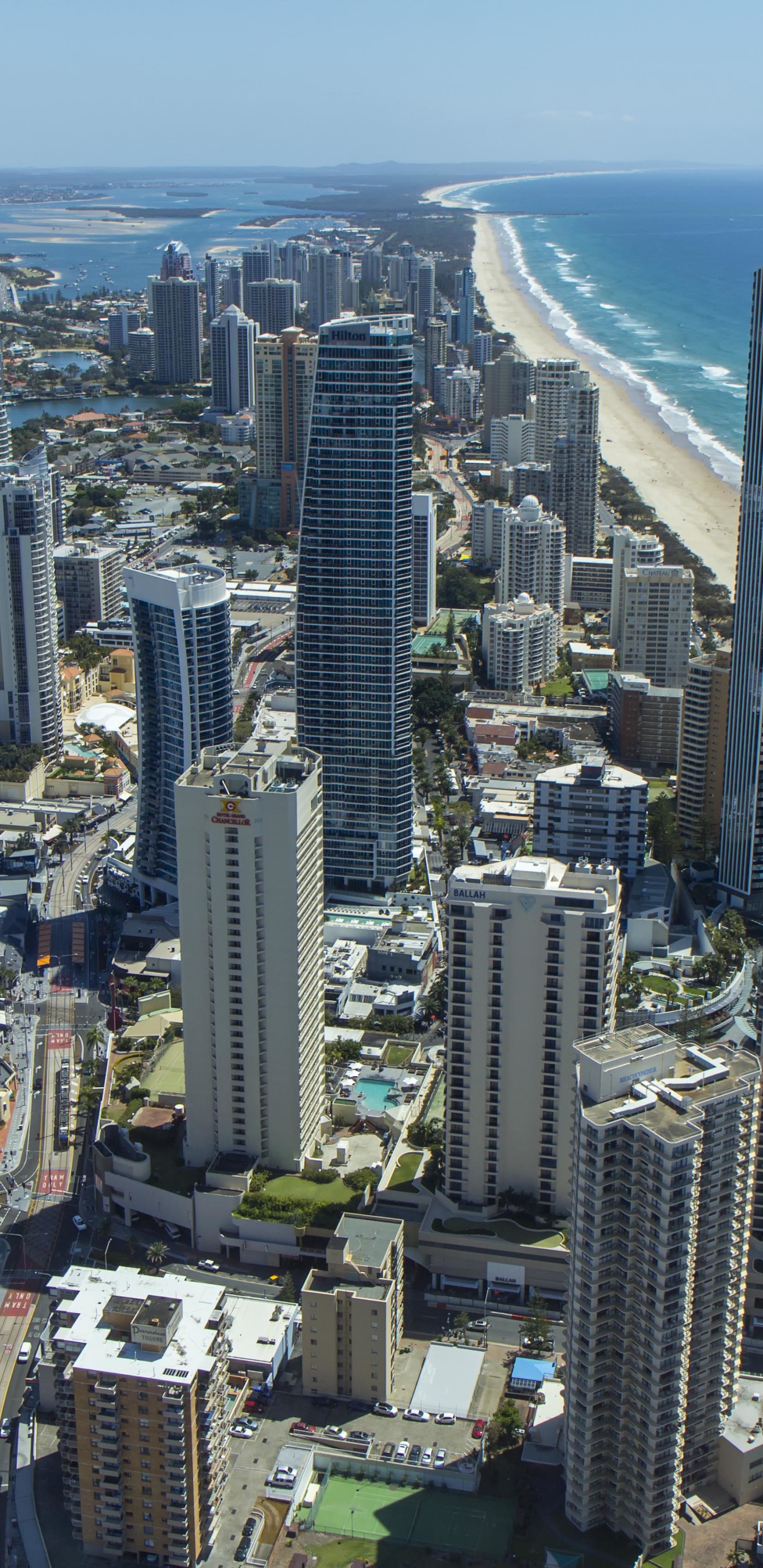 Download mobile wallpaper Cities, Sea, Beach, Skyscraper, Ocean, Coastline, Australia, Man Made, Gold Coast, Queensland for free.
