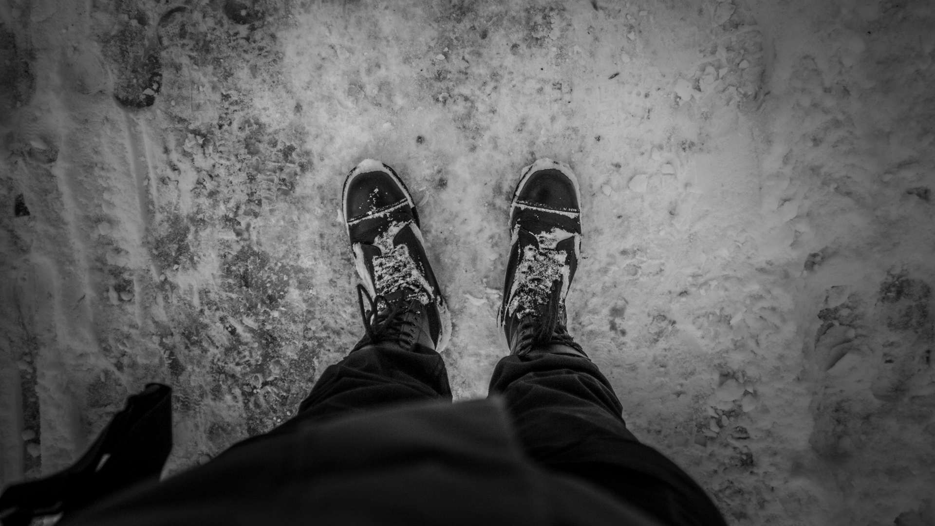 Free download wallpaper Winter, Snow, Boots, Shoe, Man Made on your PC desktop