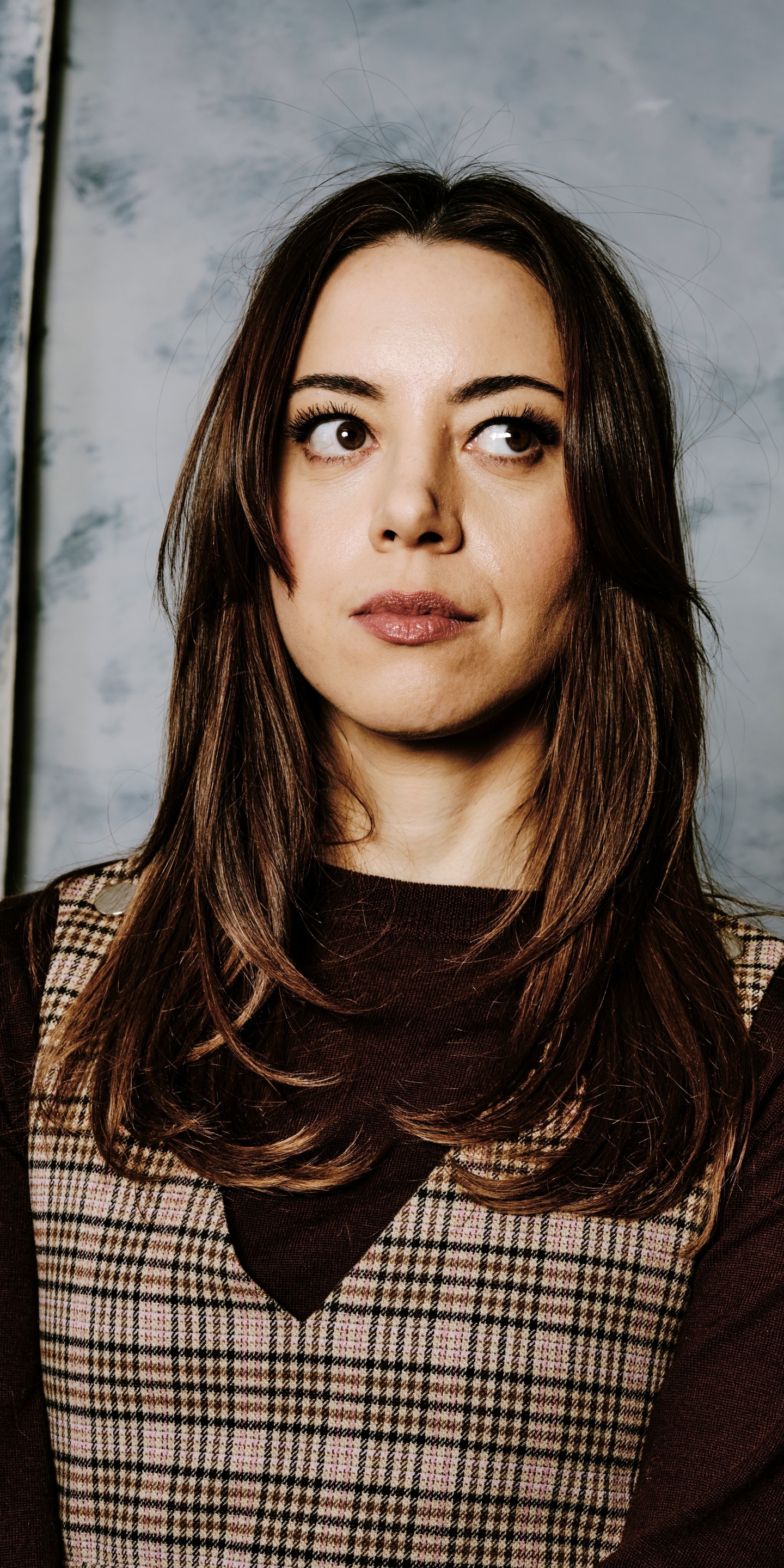 Download mobile wallpaper Brunette, American, Celebrity, Actress, Aubrey Plaza for free.