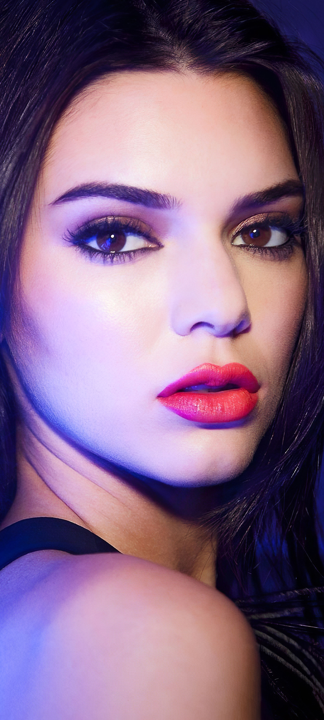 Download mobile wallpaper Model, American, Celebrity, Brown Eyes, Black Hair, Lipstick, Kendall Jenner for free.