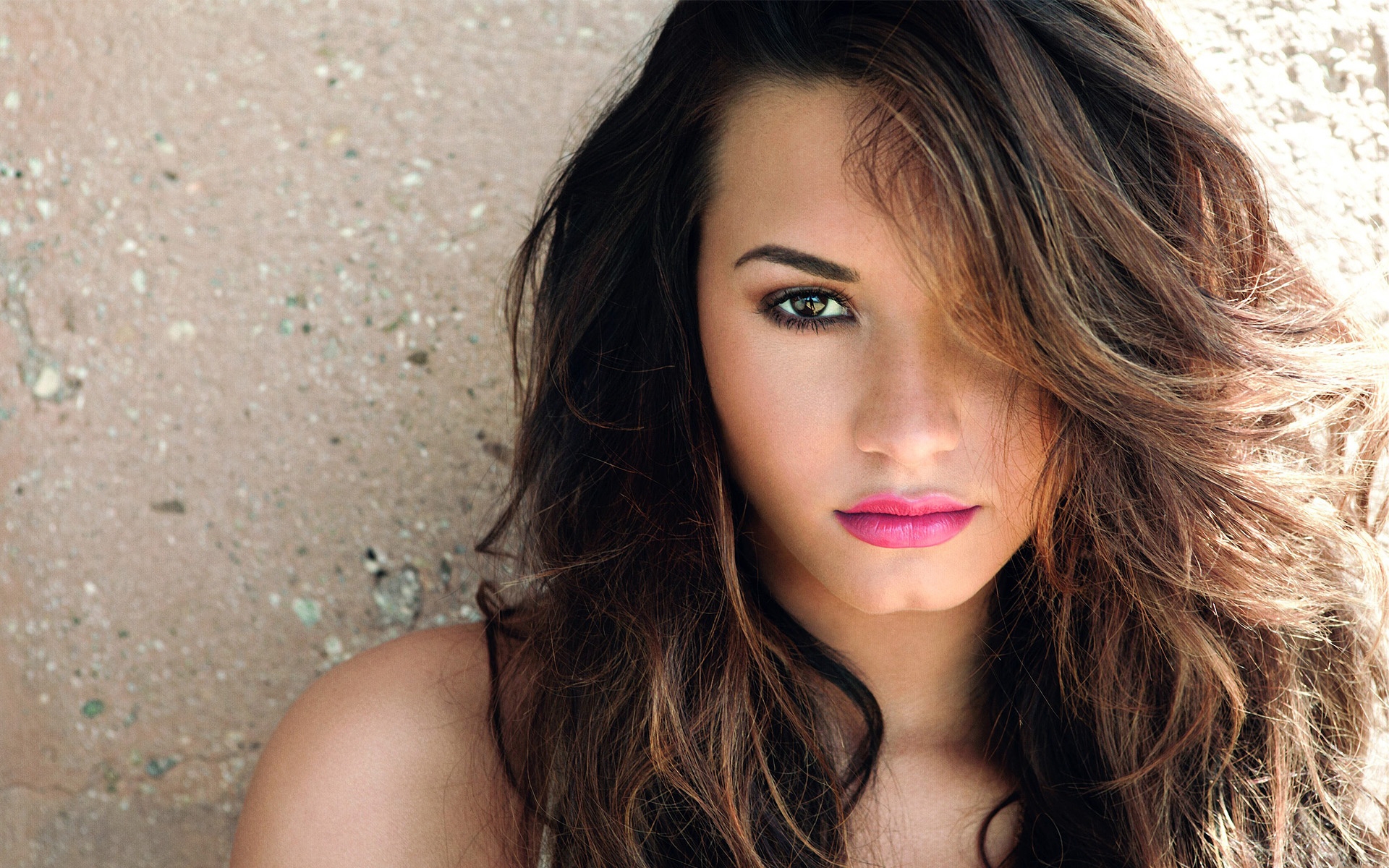 Download mobile wallpaper Music, Singer, Brunette, Brown Eyes, Demi Lovato for free.