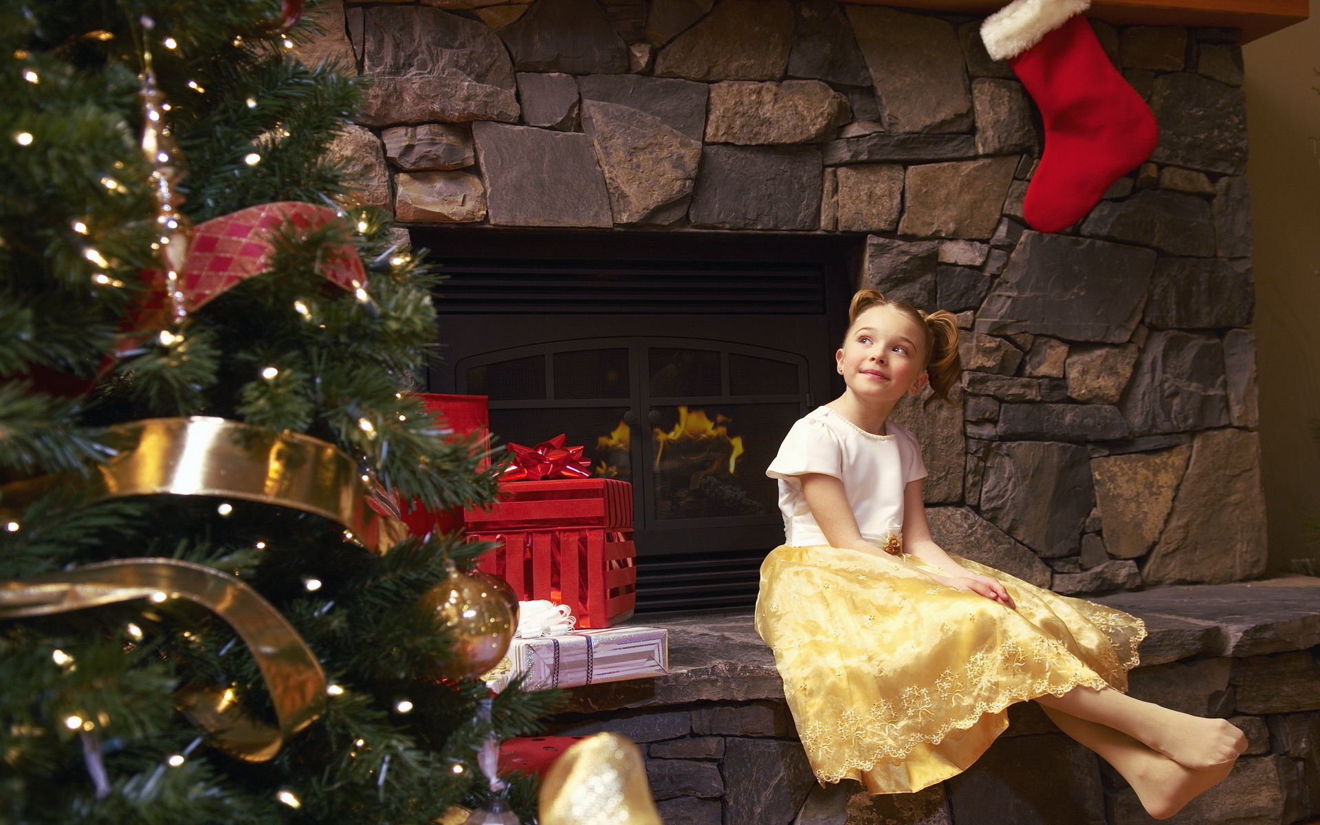 Téléchargez des papiers peints mobile Cheminée, Cadeau, Enfant, Décorations De Noël, Noël, Vacances gratuitement.