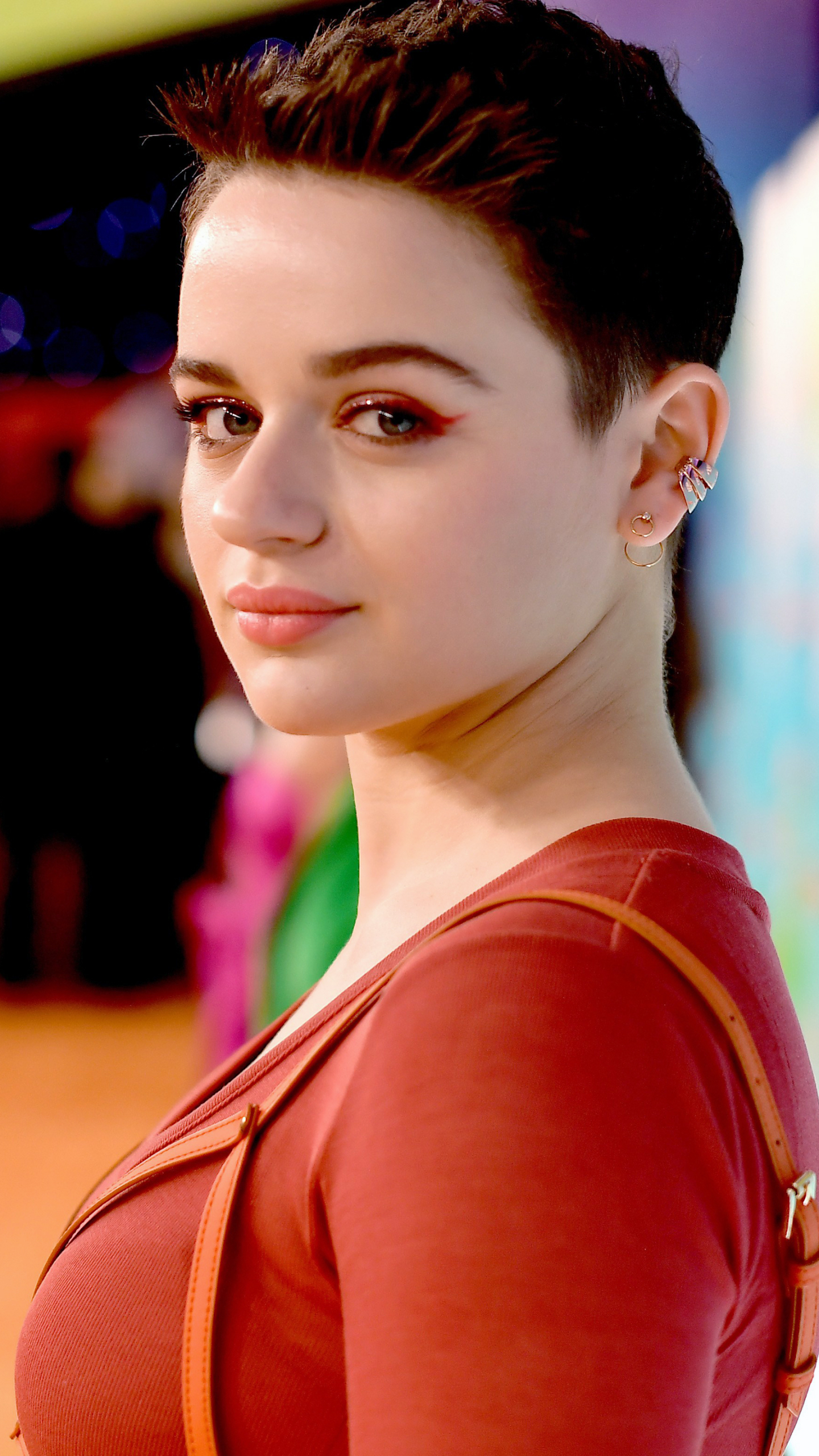 Download mobile wallpaper American, Celebrity, Short Hair, Actress, Joey King for free.