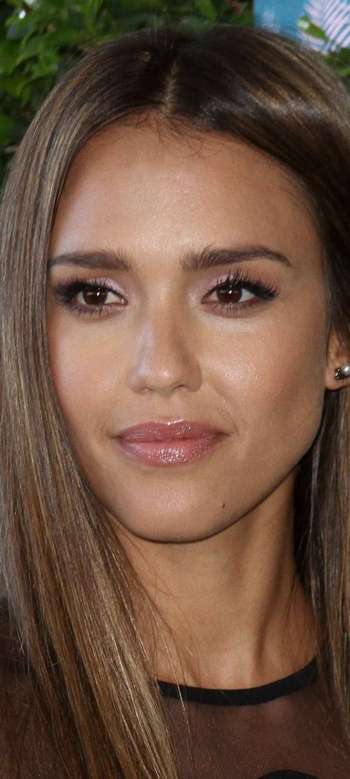 Download mobile wallpaper Jessica Alba, Brunette, Celebrity, Brown Eyes for free.