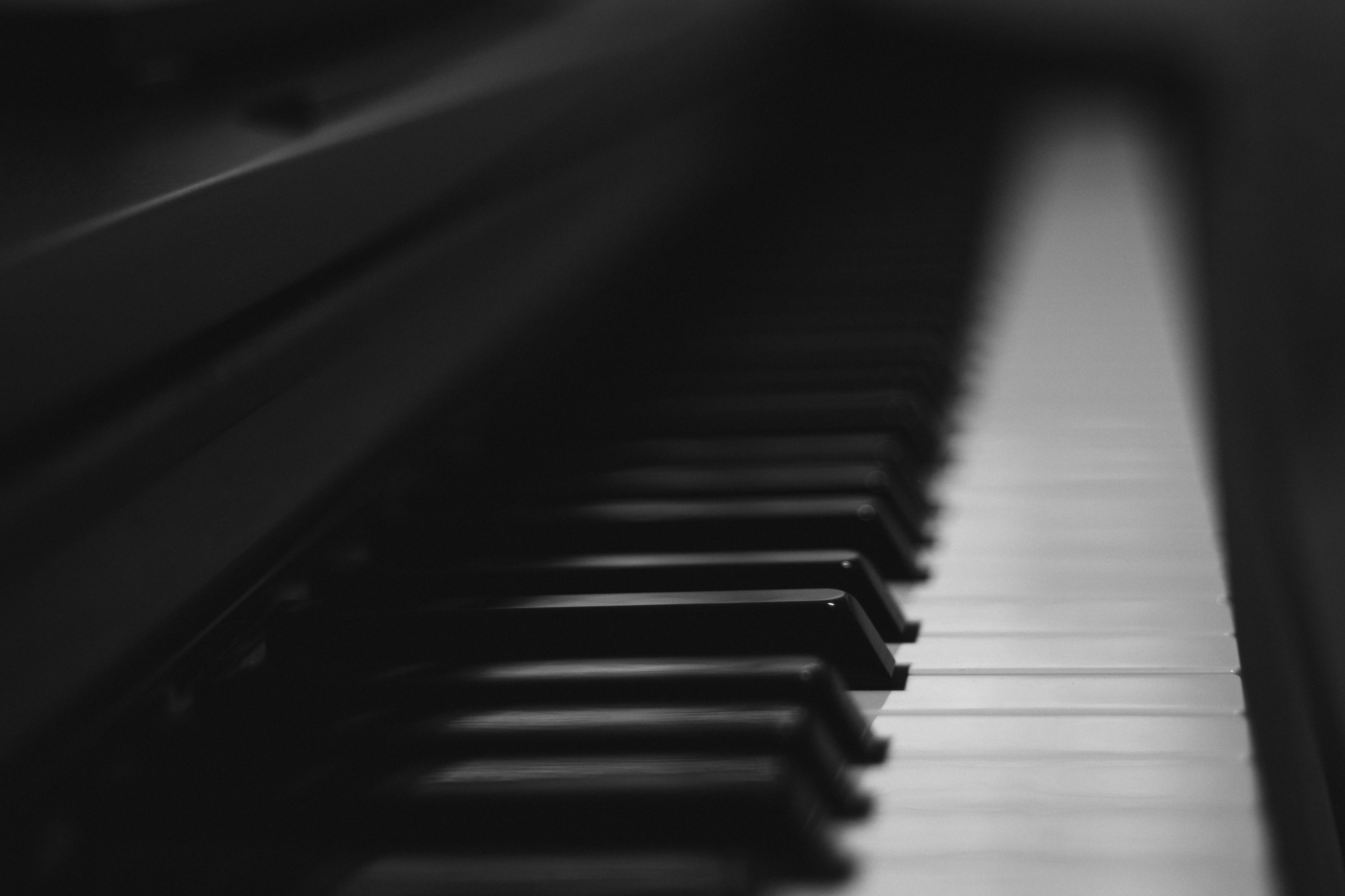 99521 скачать обои пианино, музыкальный инструмент, клавиши, музыка, чб - заставки и картинки бесплатно