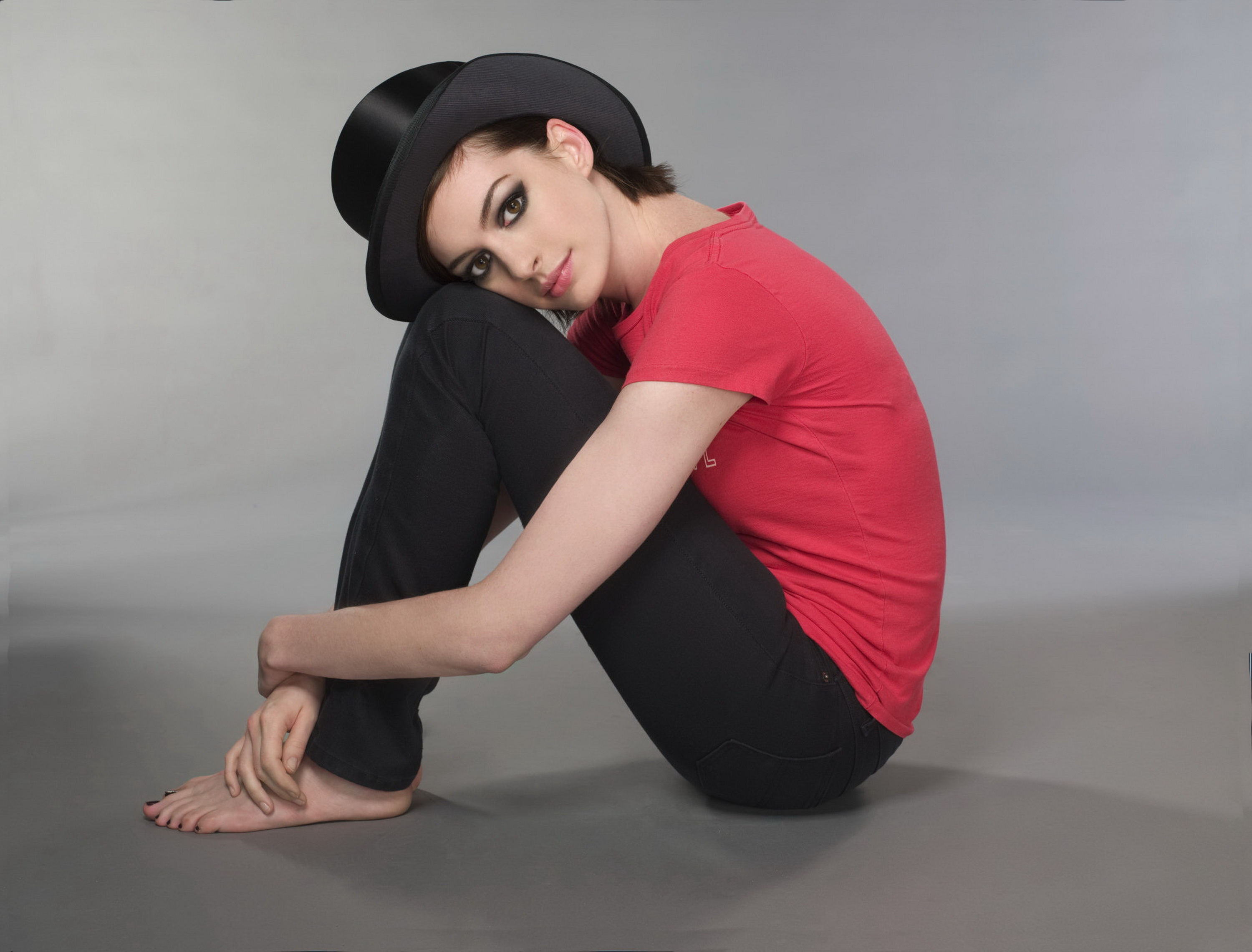  Anne Hathaway HD Android Wallpapers
