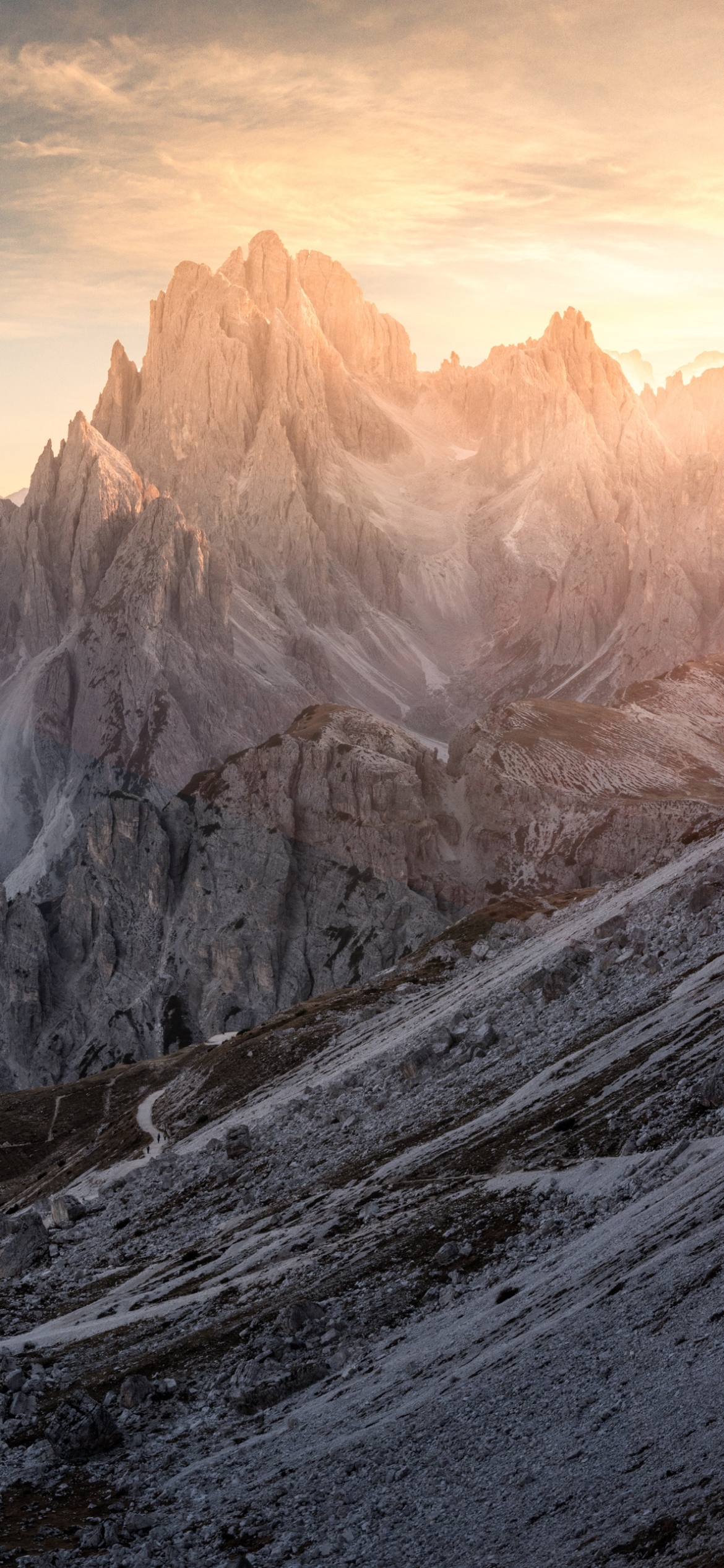 Handy-Wallpaper Gipfel, Morgen, Gebirge, Sonnenlicht, Dolomiten, Berge, Erde/natur kostenlos herunterladen.