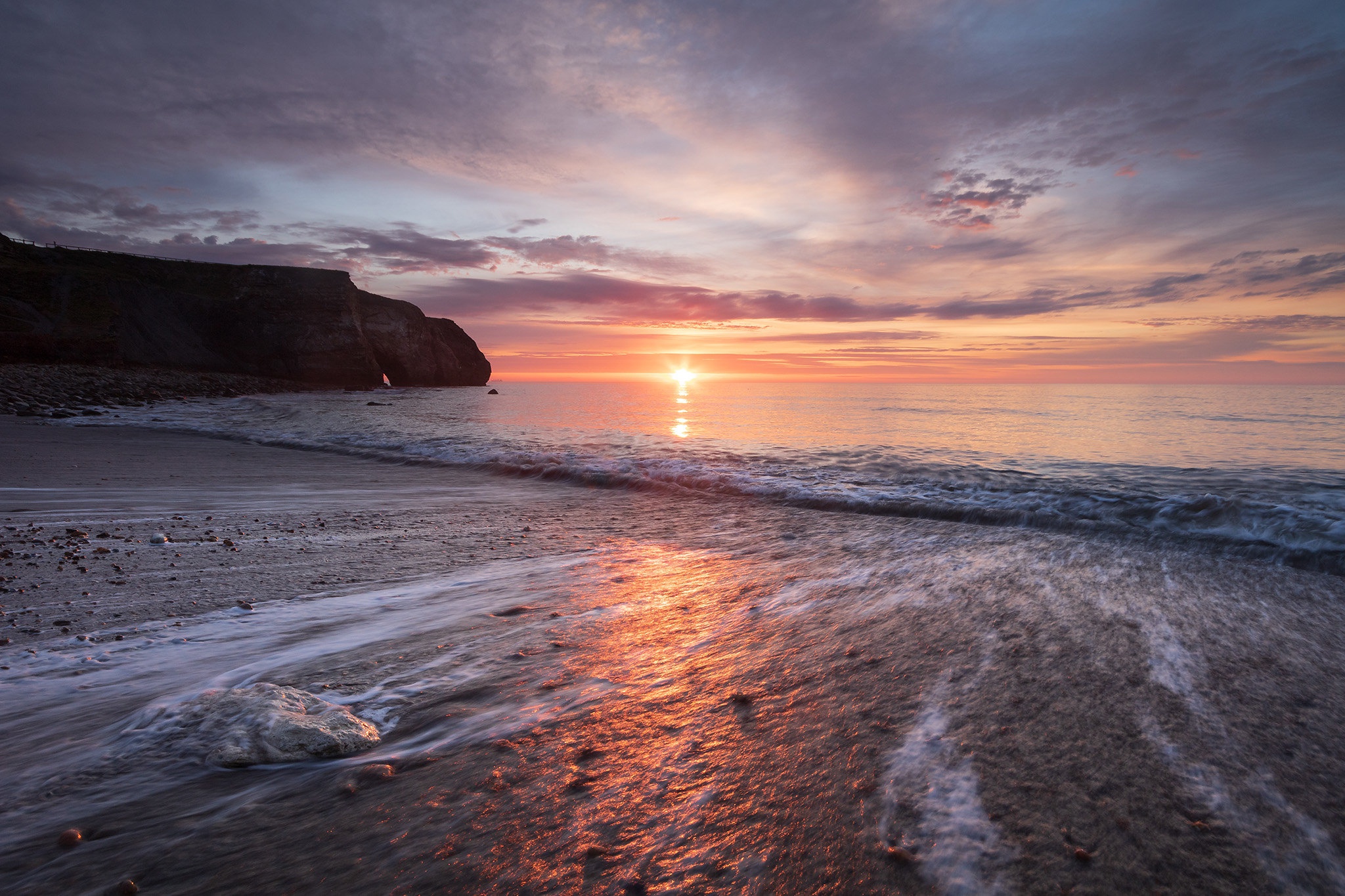 Descarga gratuita de fondo de pantalla para móvil de Naturaleza, Amanecer, Horizonte, Costa, Océano, Tierra/naturaleza.