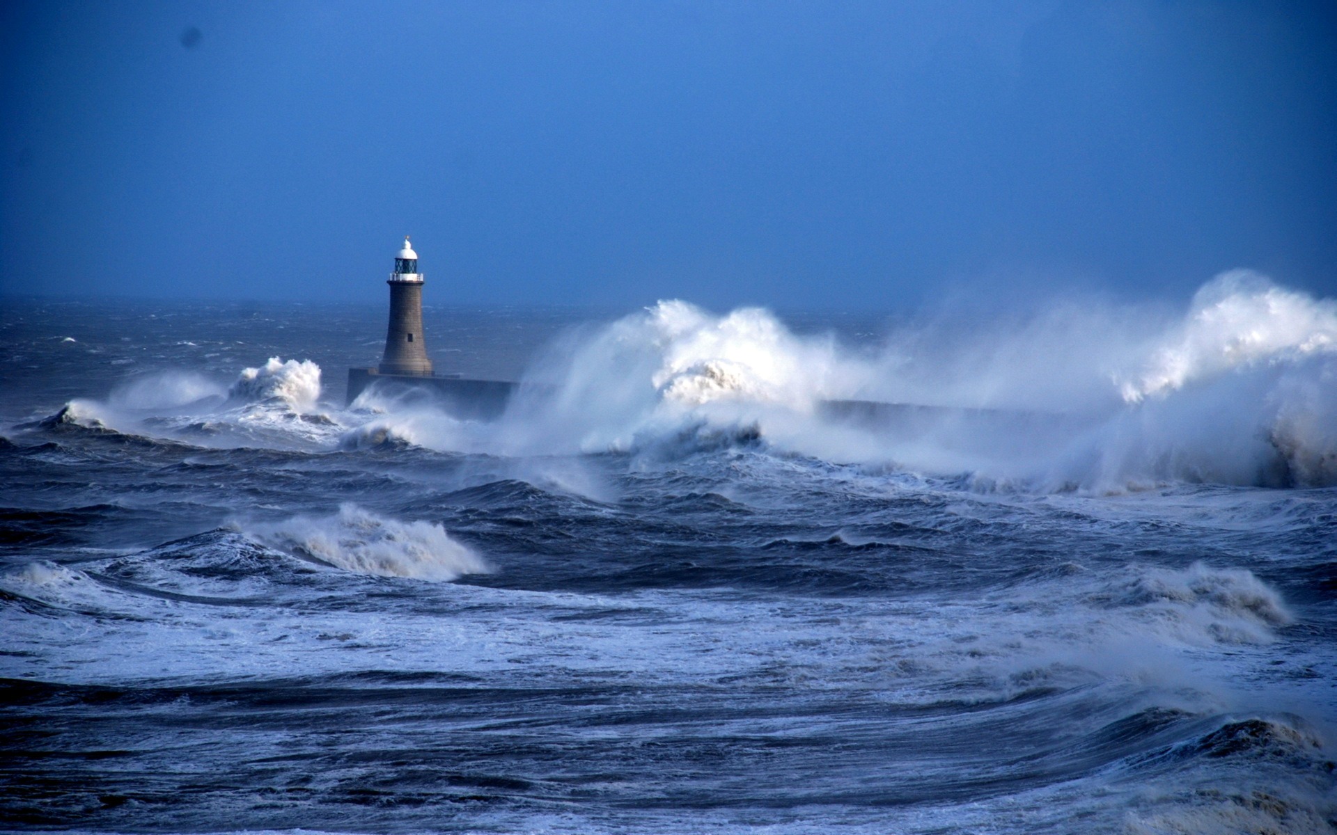PCデスクトップに波, 灯台, 建物, 海洋, 嵐, マンメイド画像を無料でダウンロード