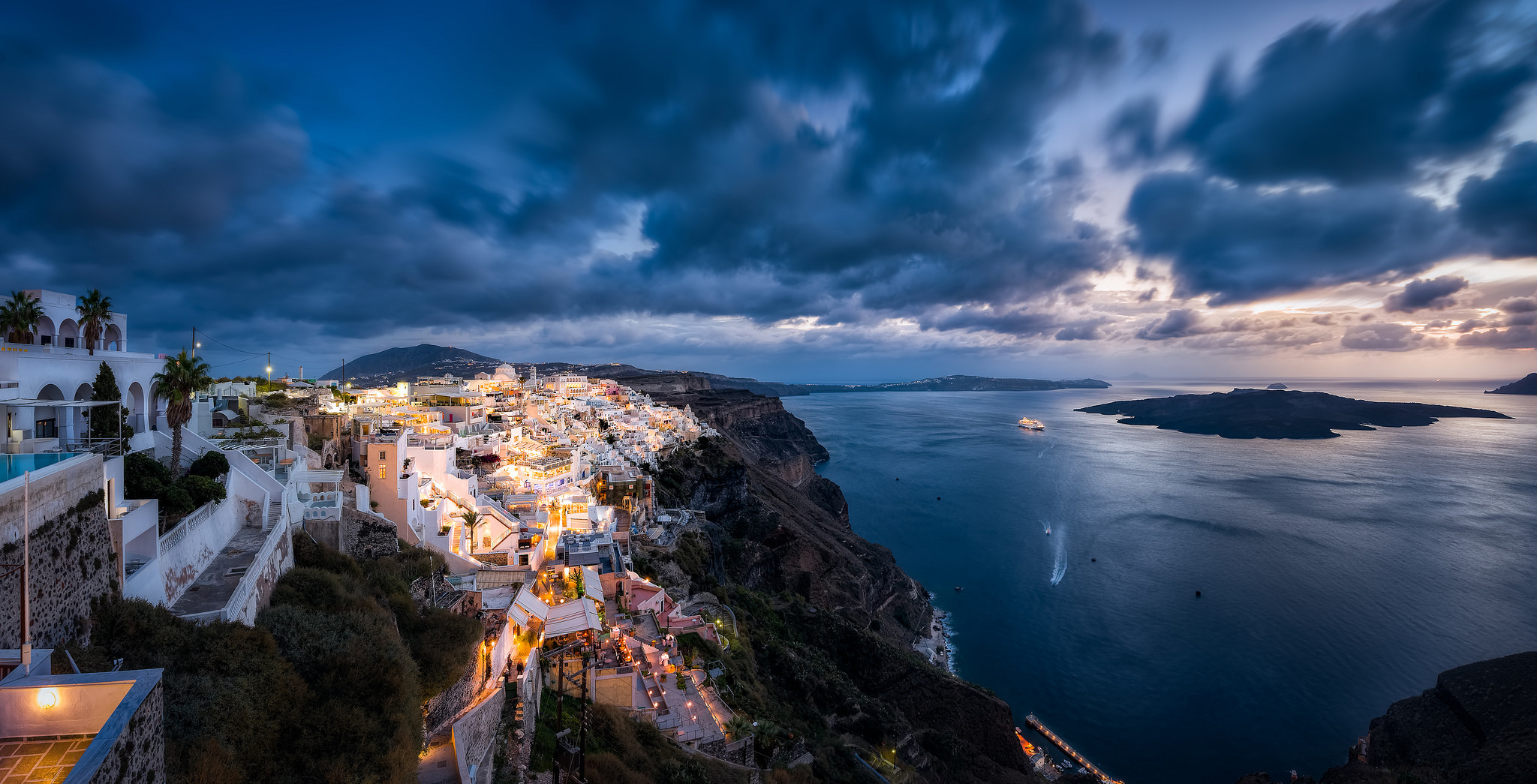 Download mobile wallpaper Sea, Horizon, Ocean, Cloud, Greece, Town, Santorini, Man Made, Towns for free.
