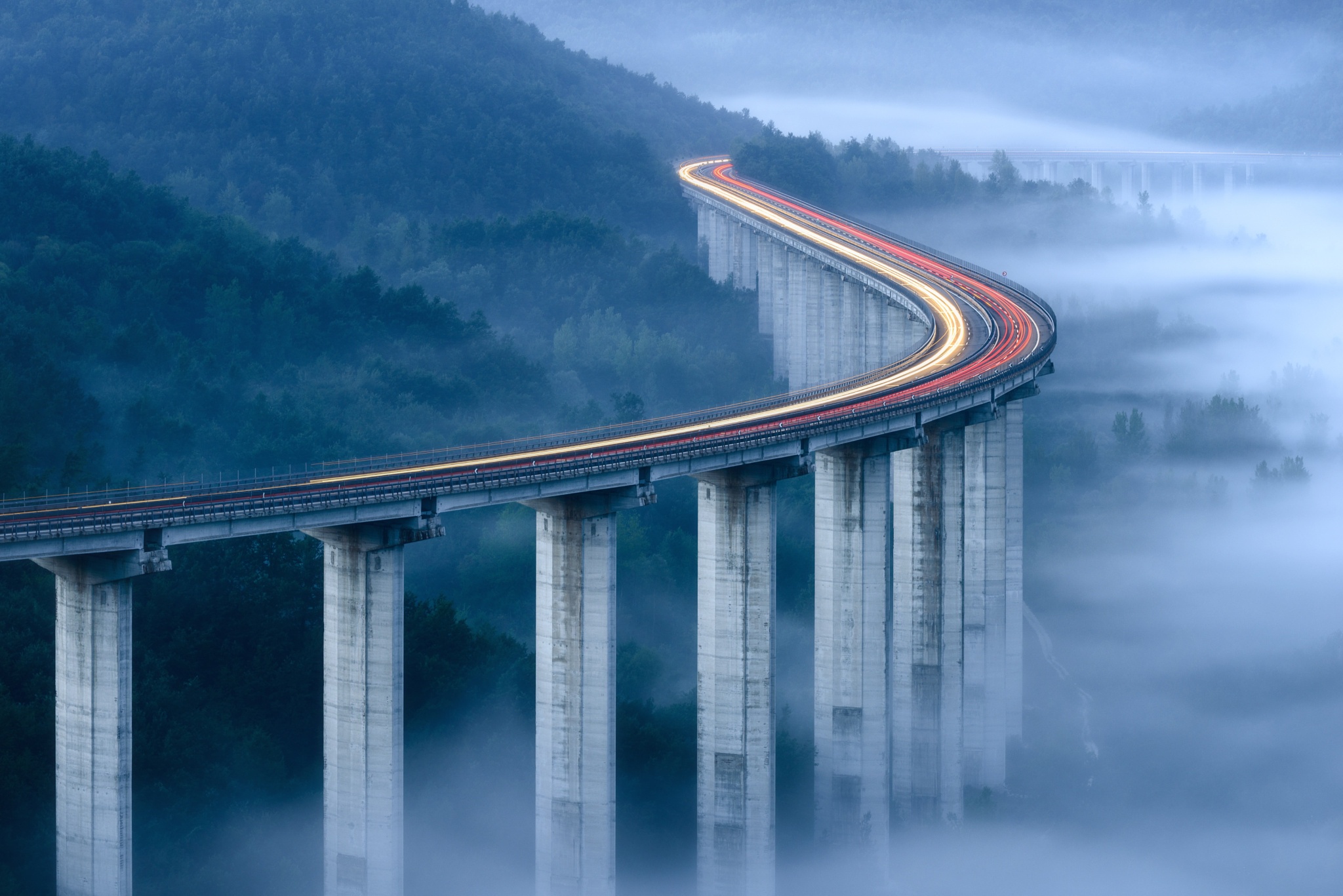 Скачать обои бесплатно Мосты, Туман, Мост, Железная Дорога, Ландшафт, Сделано Человеком, Замедленная Киносъёмка картинка на рабочий стол ПК