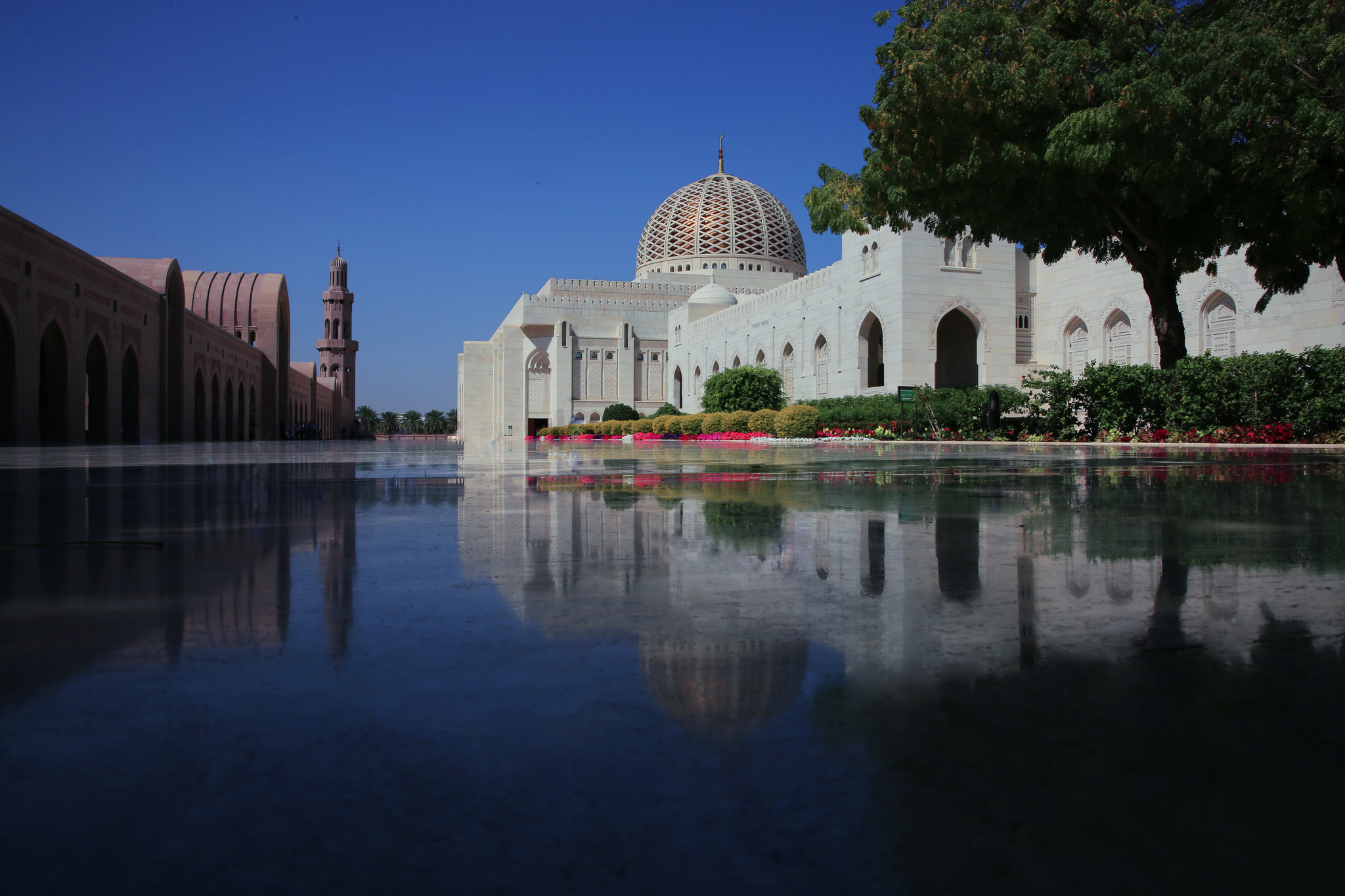 Популярні заставки і фони Велика Мечеть Султана Кабуса на комп'ютер