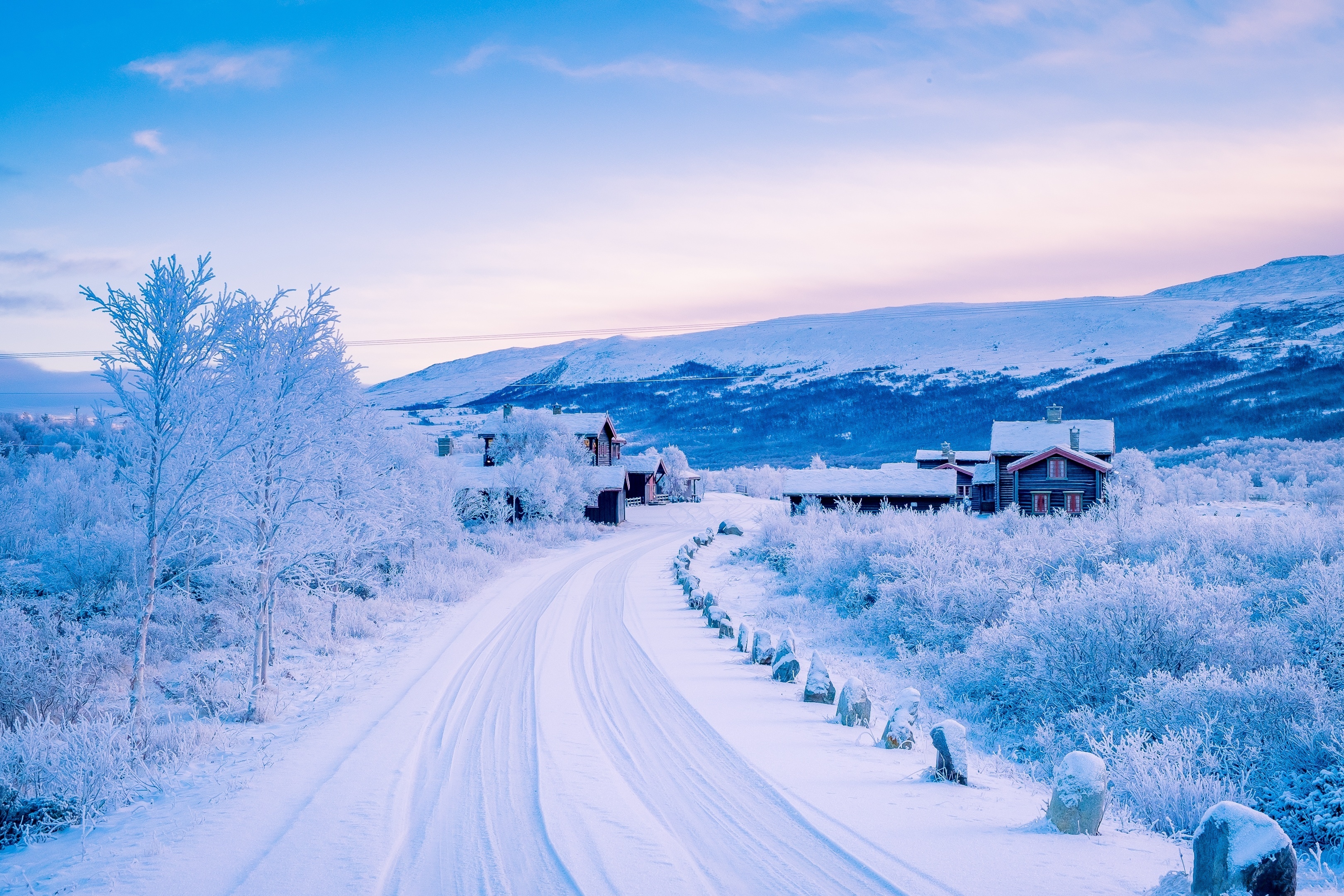 Laden Sie das Landschaft, Winter, Natur, Schnee, Straße, Dorf, Fotografie-Bild kostenlos auf Ihren PC-Desktop herunter